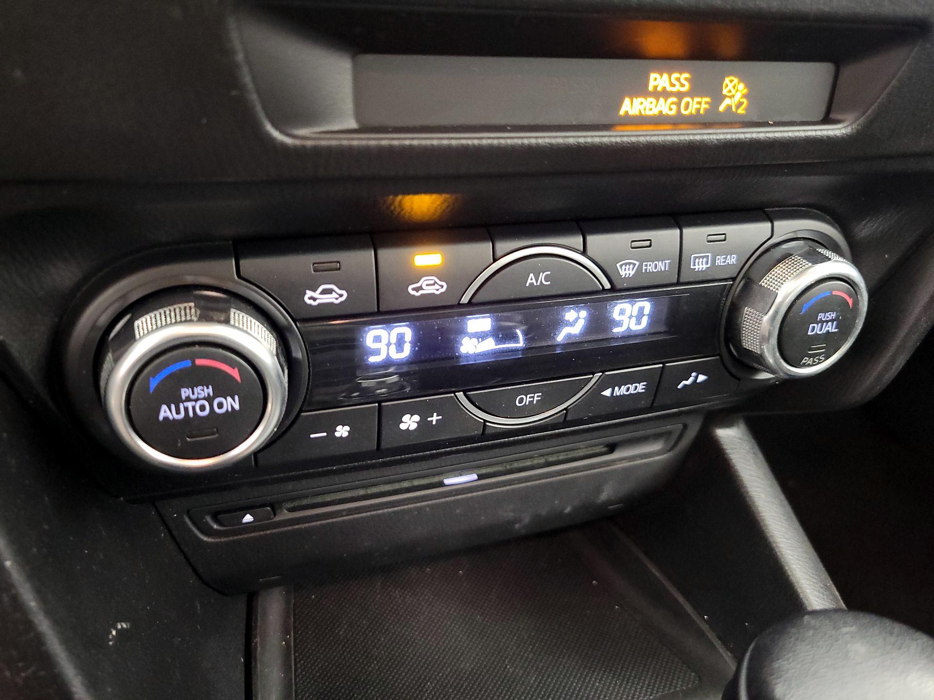 Thumbnail: 2014 Mazda Mazda3 - 17