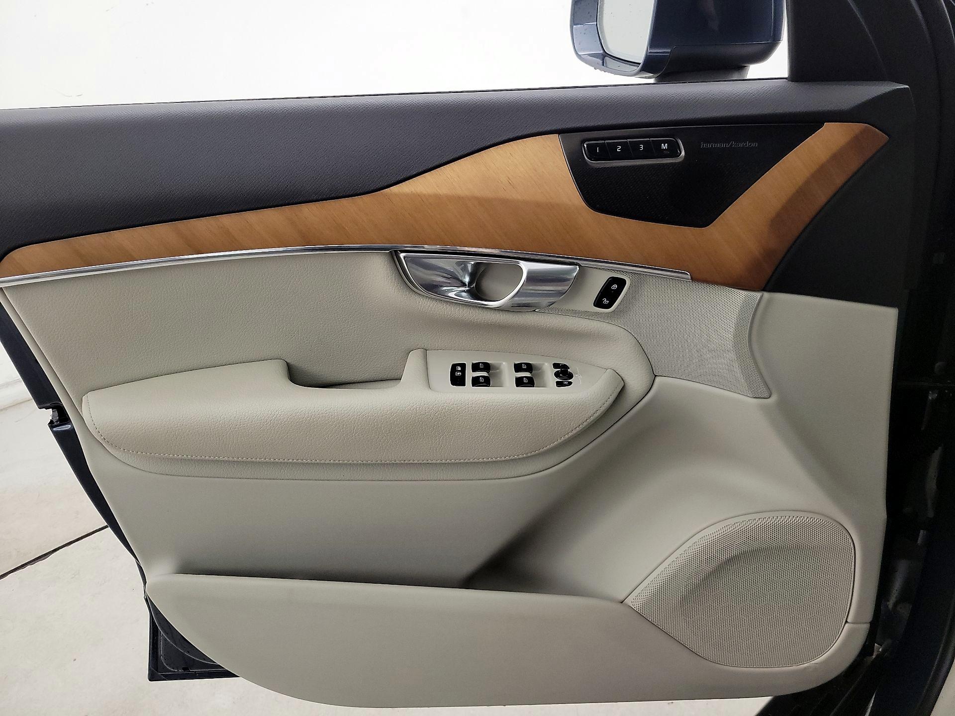 Thumbnail: 2022 Volvo XC90 - 12