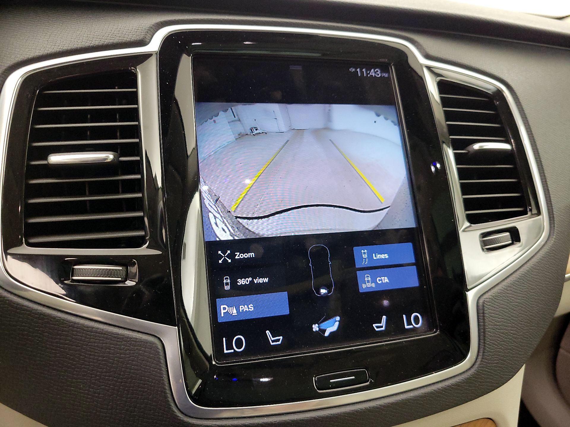 Thumbnail: 2022 Volvo XC90 - 15