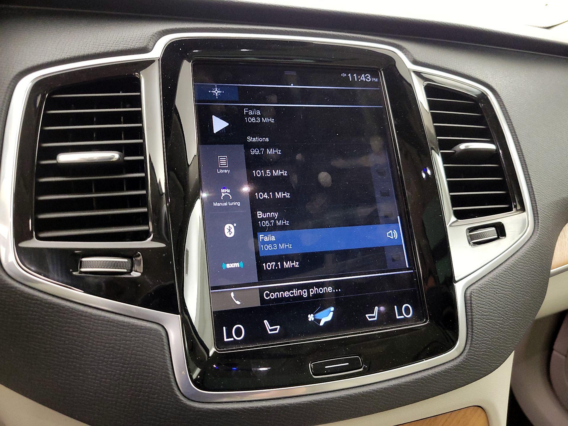 Thumbnail: 2022 Volvo XC90 - 16