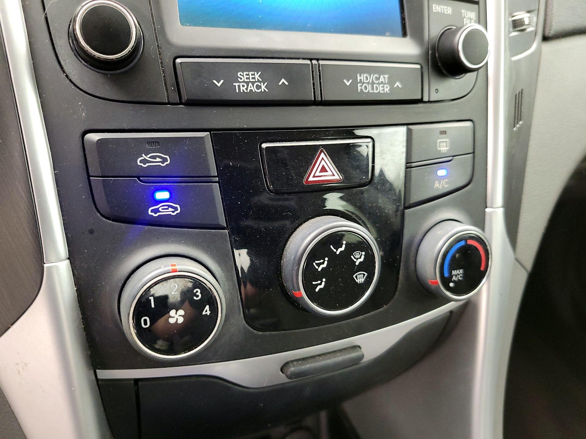 Thumbnail: 2014 Hyundai Sonata - 16