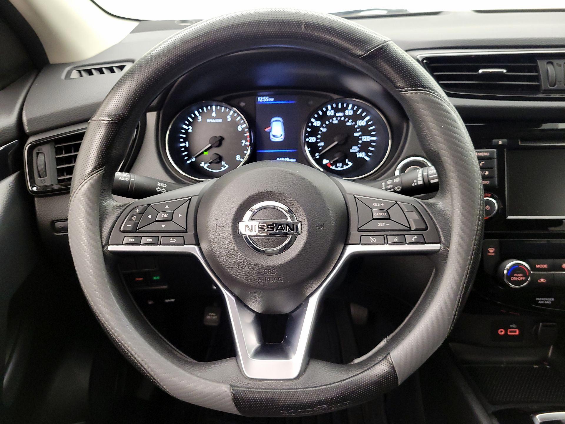 Thumbnail: 2020 Nissan Rogue Sport - 10