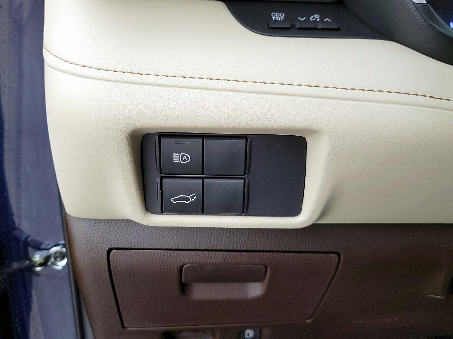 Thumbnail: 2022 Toyota Highlander - 13