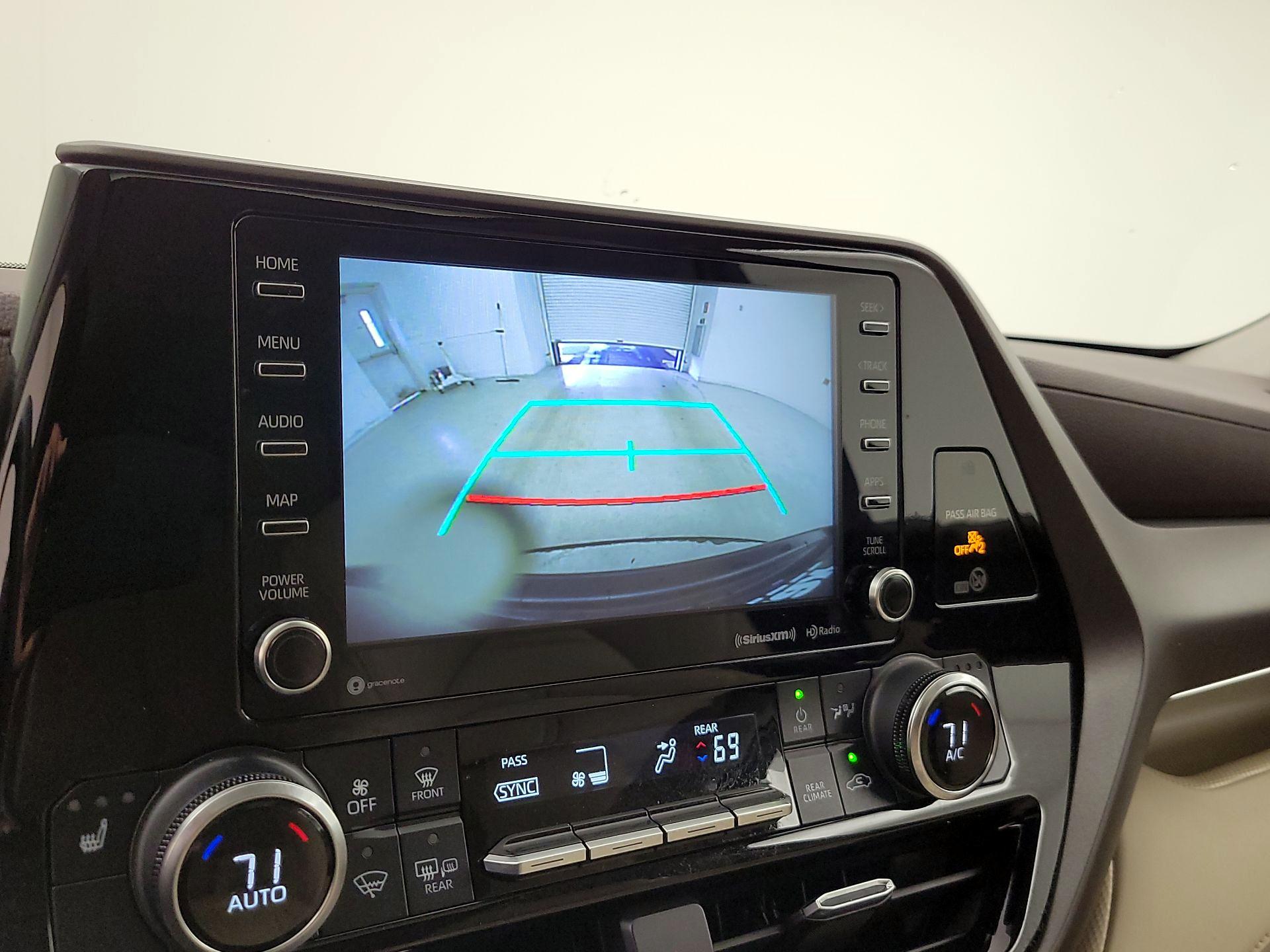 Thumbnail: 2022 Toyota Highlander - 14