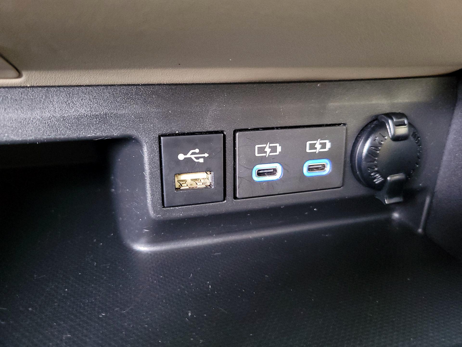 Thumbnail: 2022 Toyota Highlander - 18