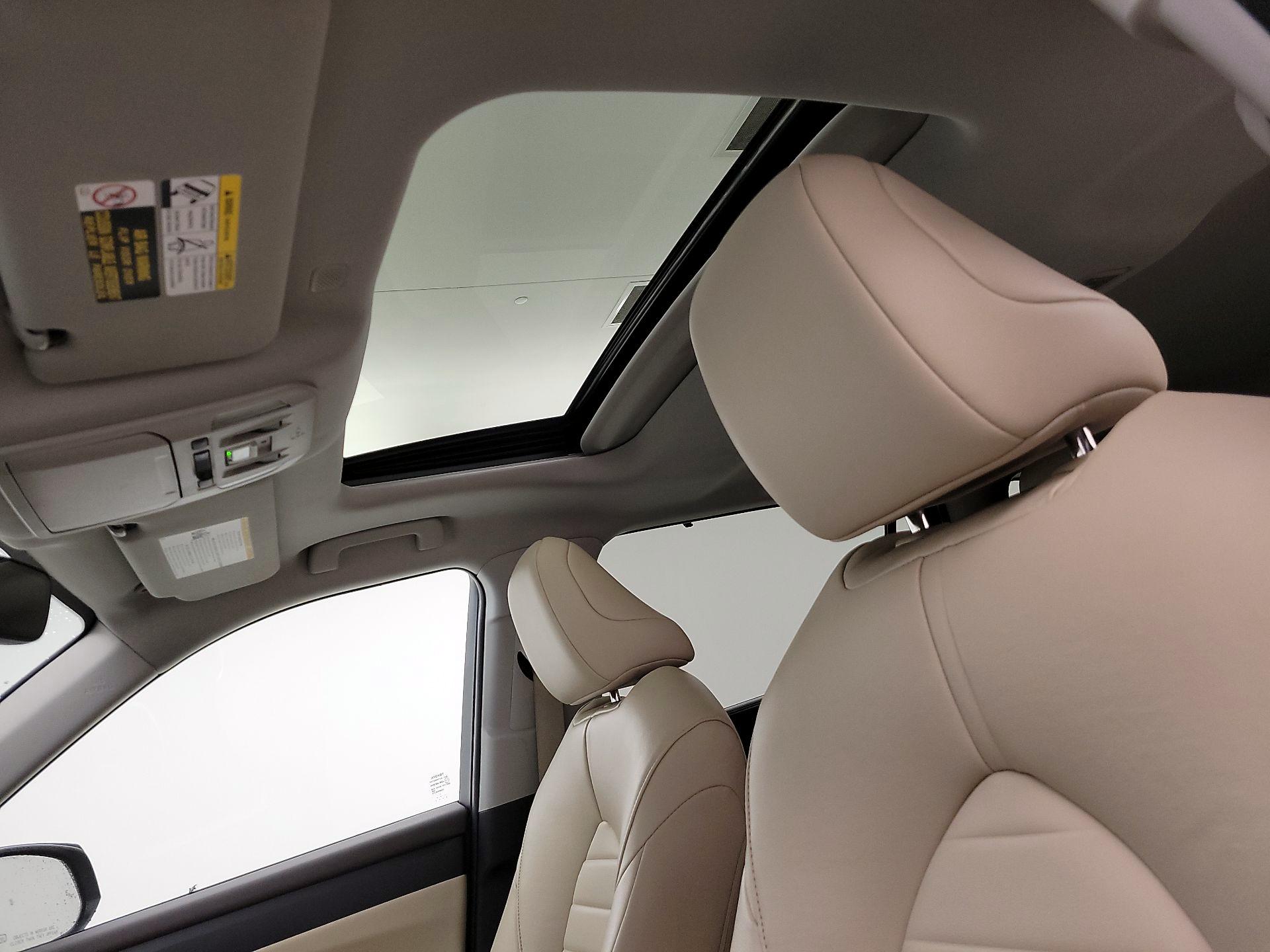 Thumbnail: 2022 Toyota Highlander - 19