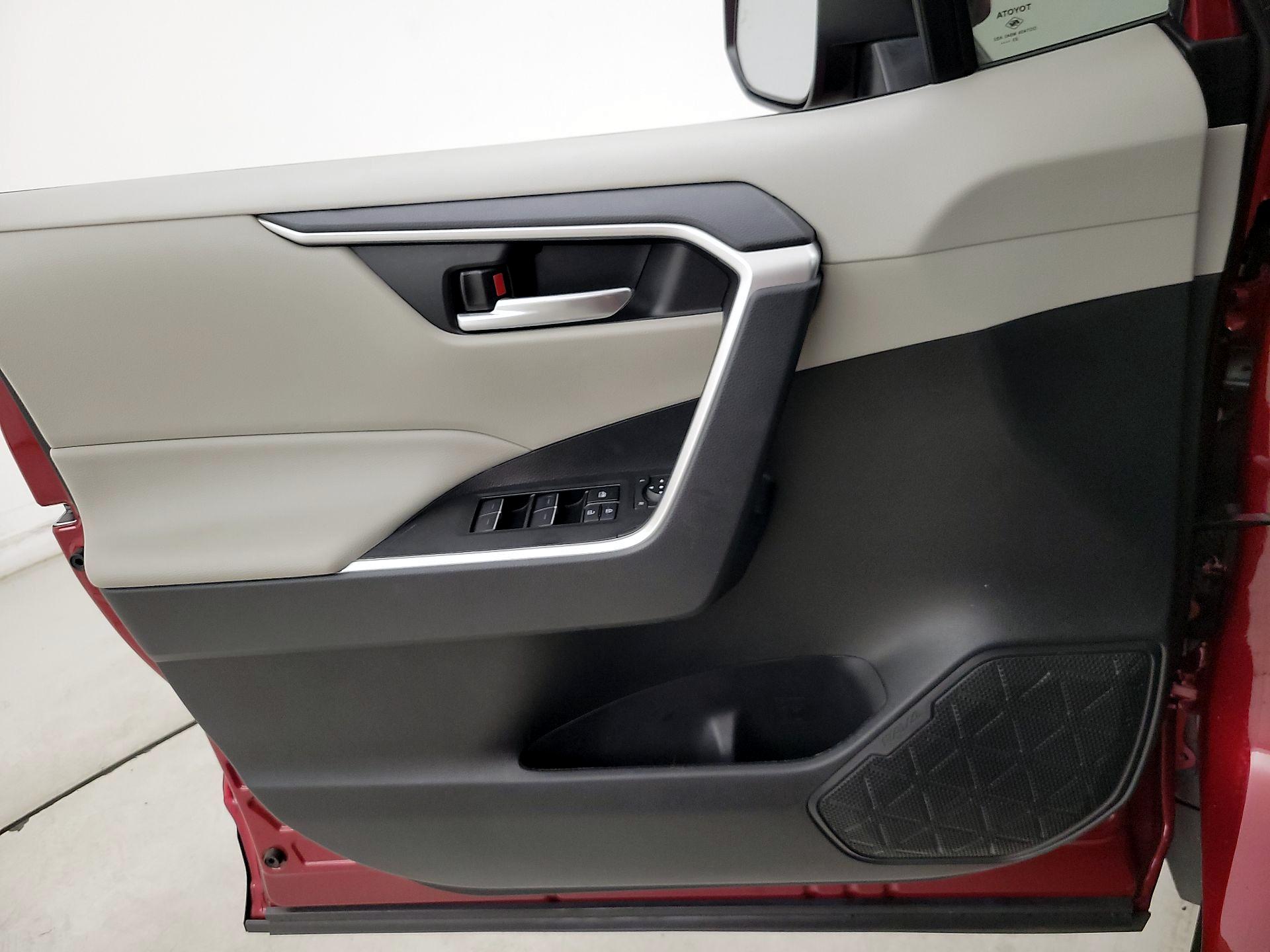 Thumbnail: 2024 Toyota RAV4 - 12
