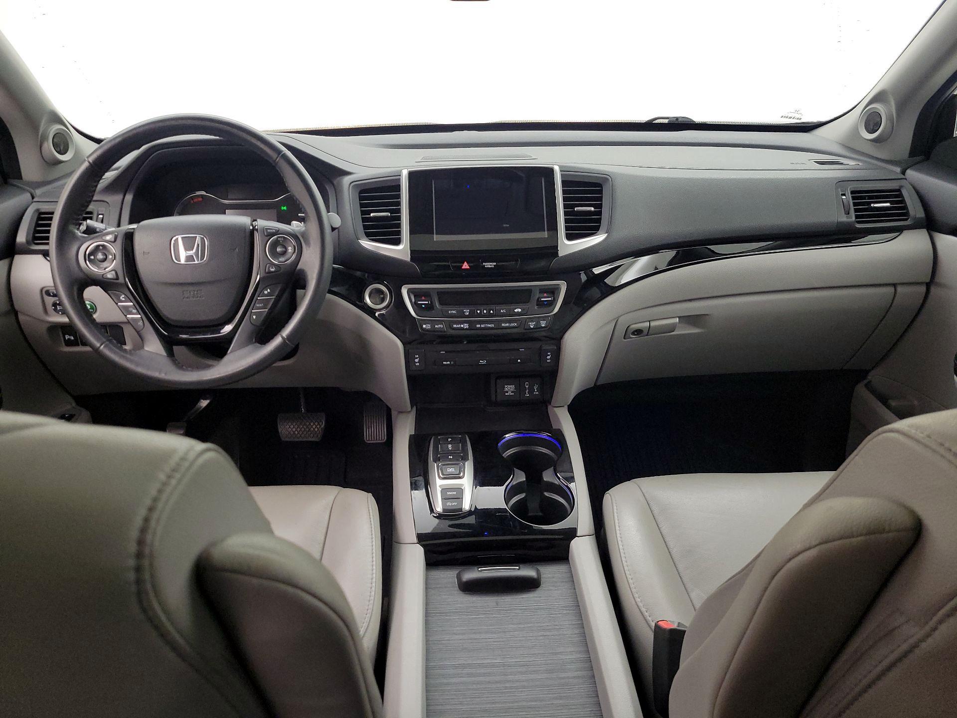 Thumbnail: 2018 Honda Pilot - 9