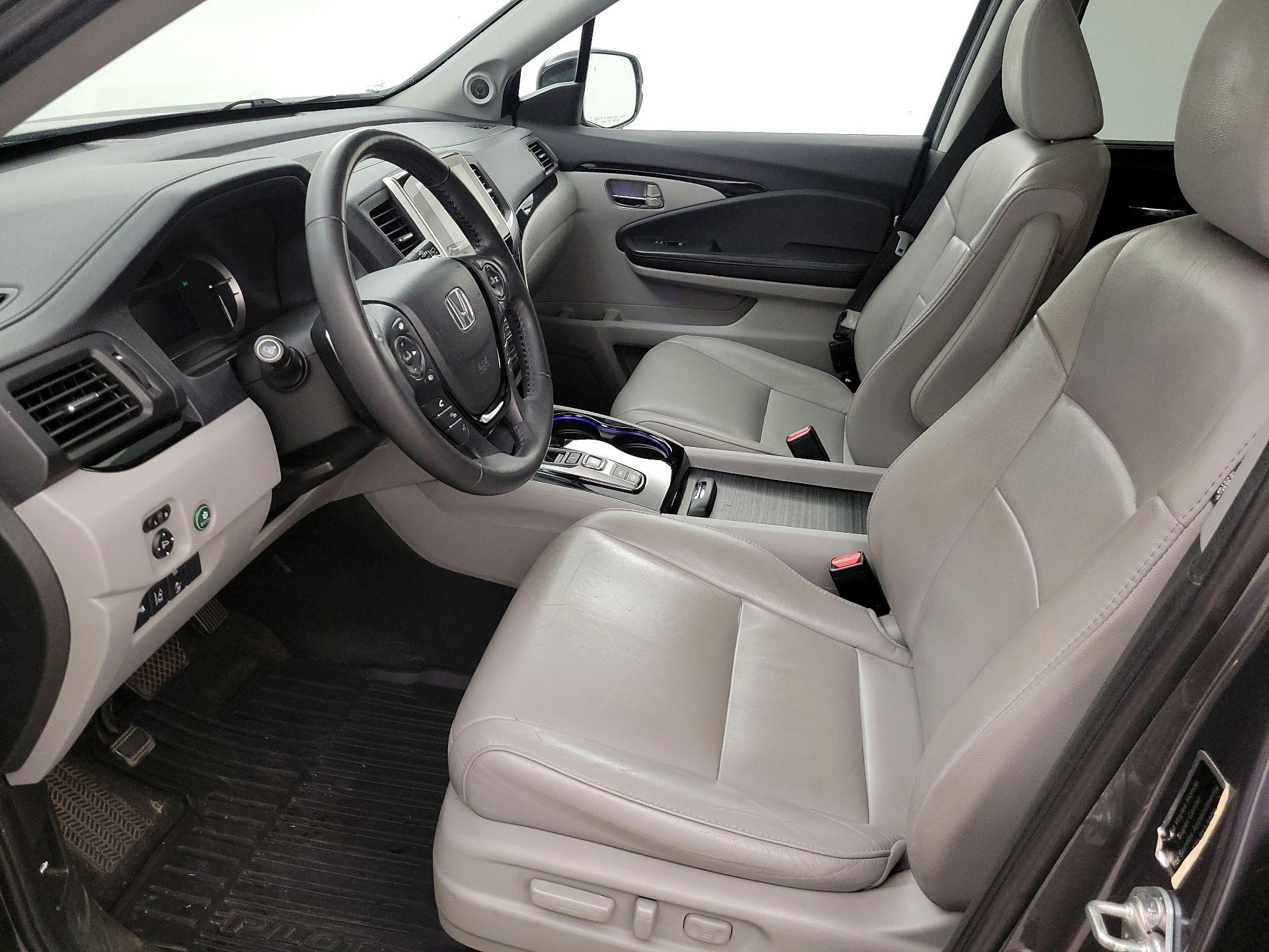 Thumbnail: 2018 Honda Pilot - 11