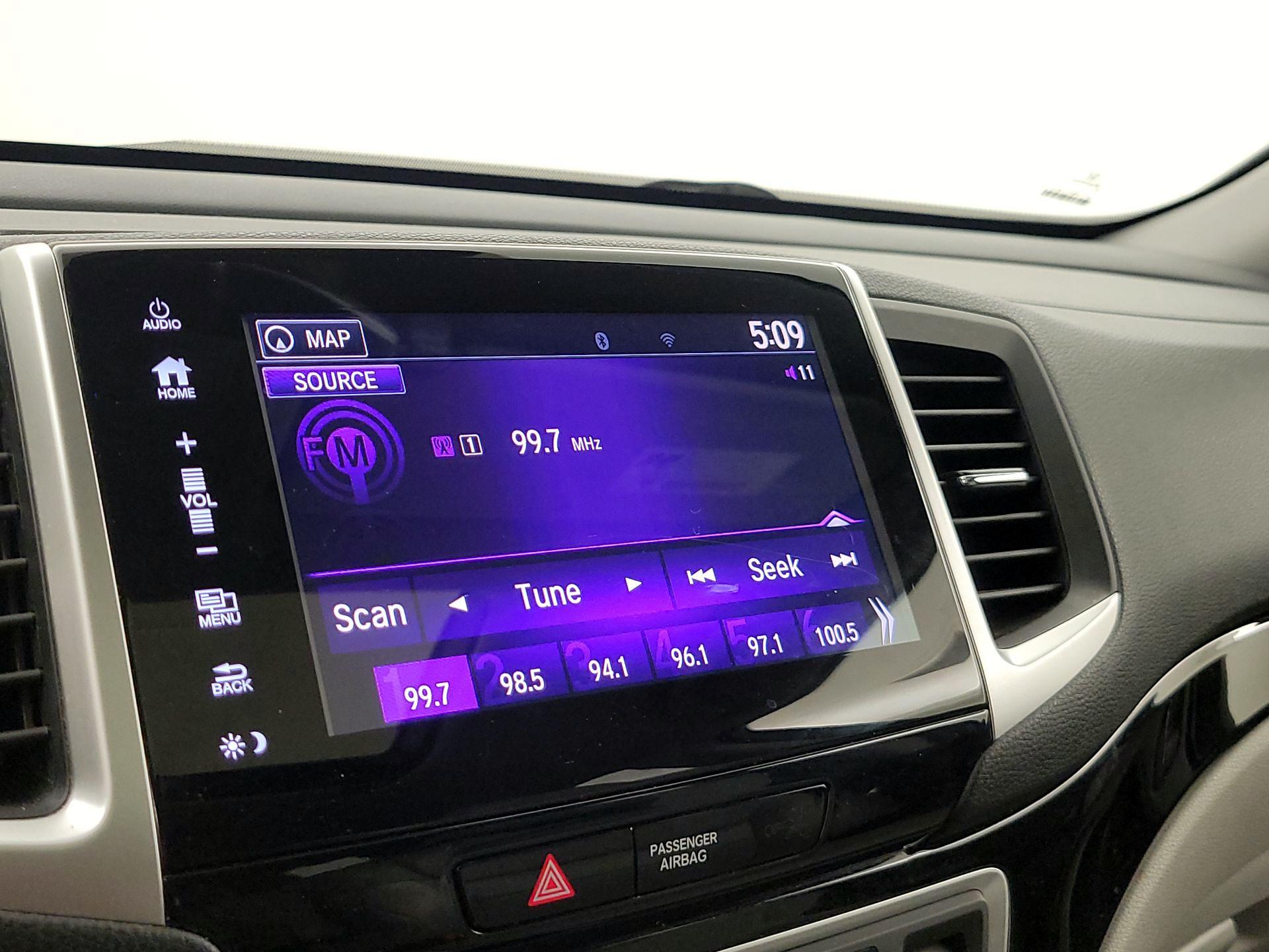 Thumbnail: 2018 Honda Pilot - 16