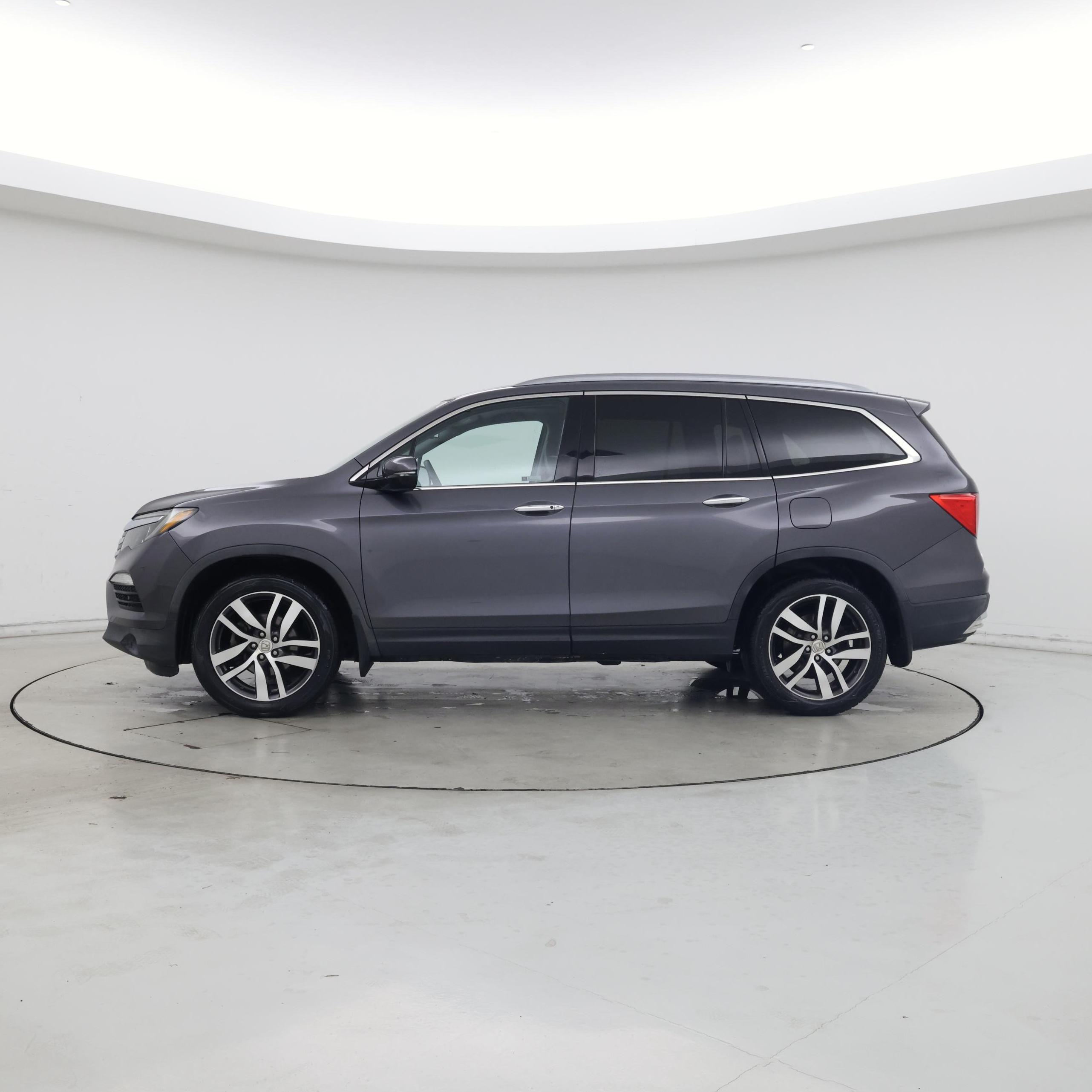 Thumbnail: 2018 Honda Pilot - 3