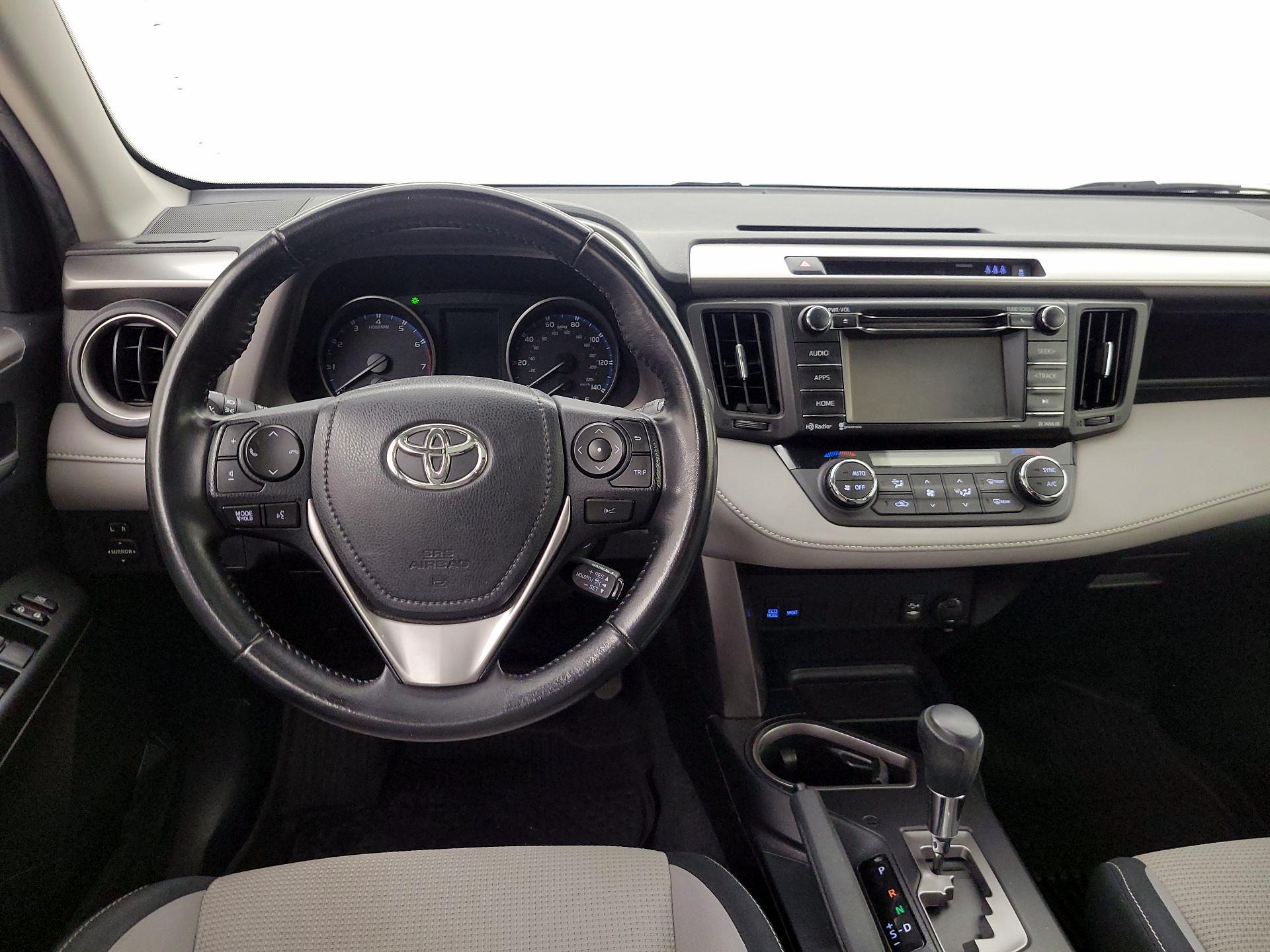 Thumbnail: 2017 Toyota RAV4 - 10