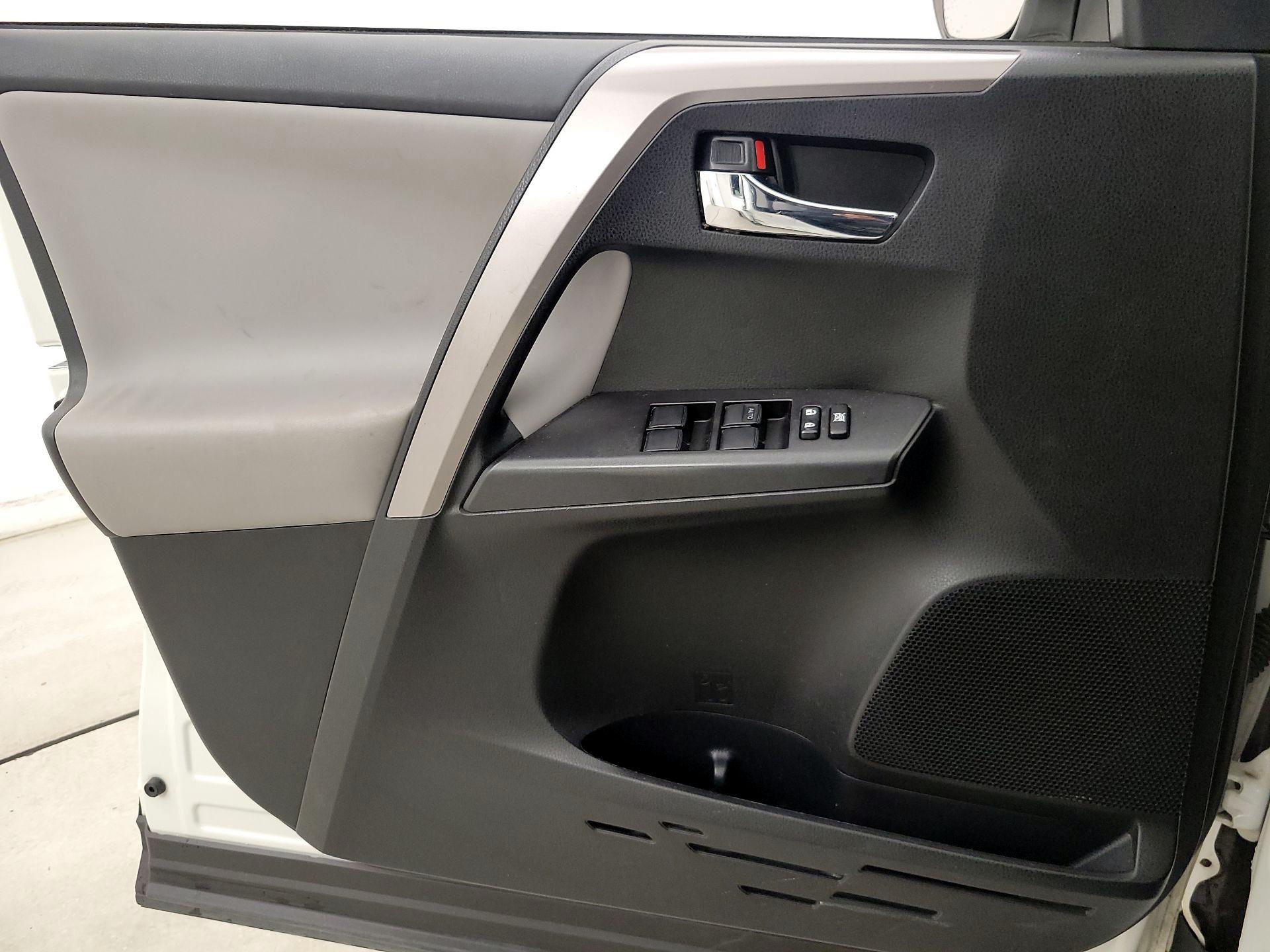 Thumbnail: 2017 Toyota RAV4 - 12