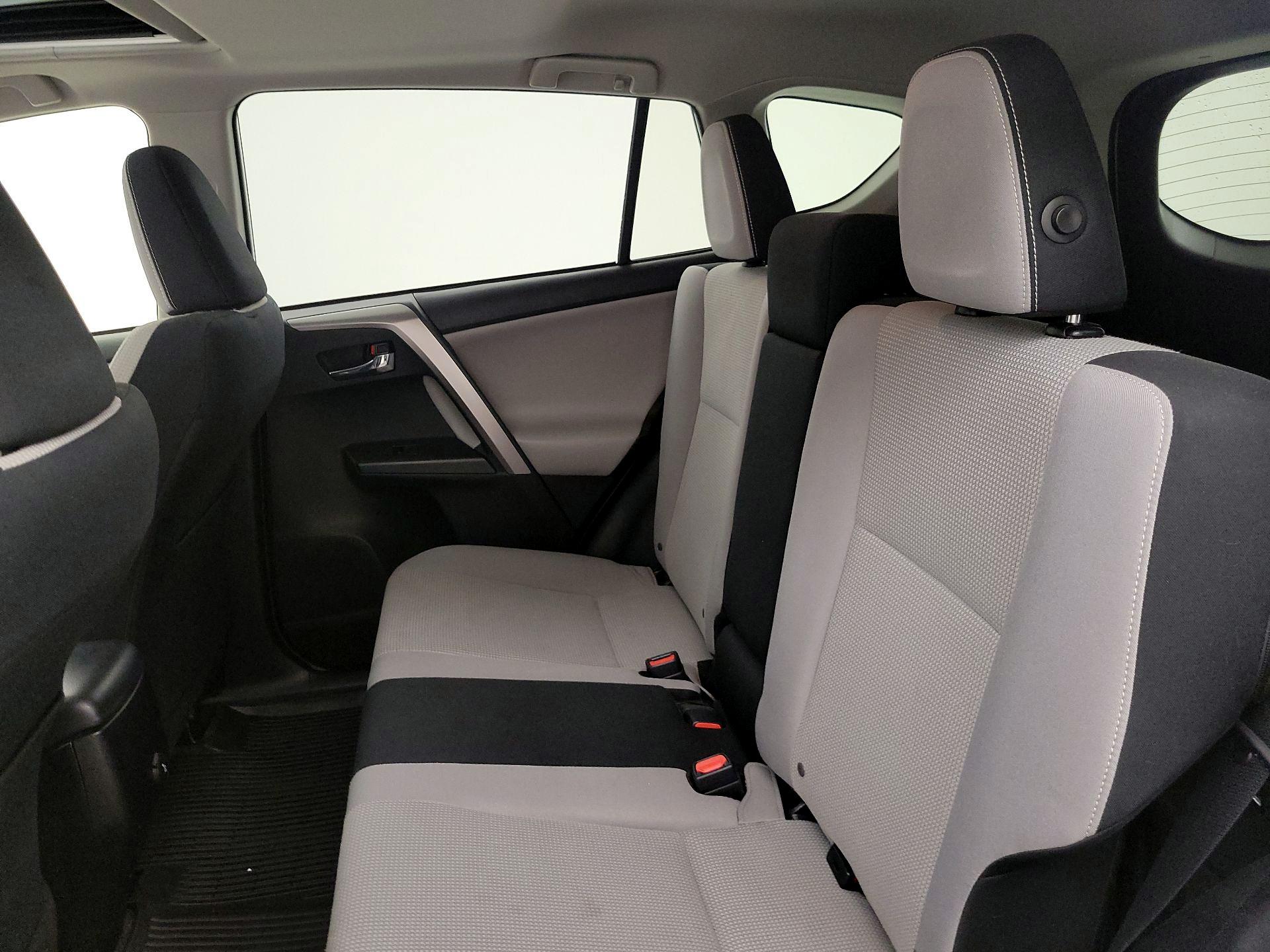 Thumbnail: 2017 Toyota RAV4 - 20