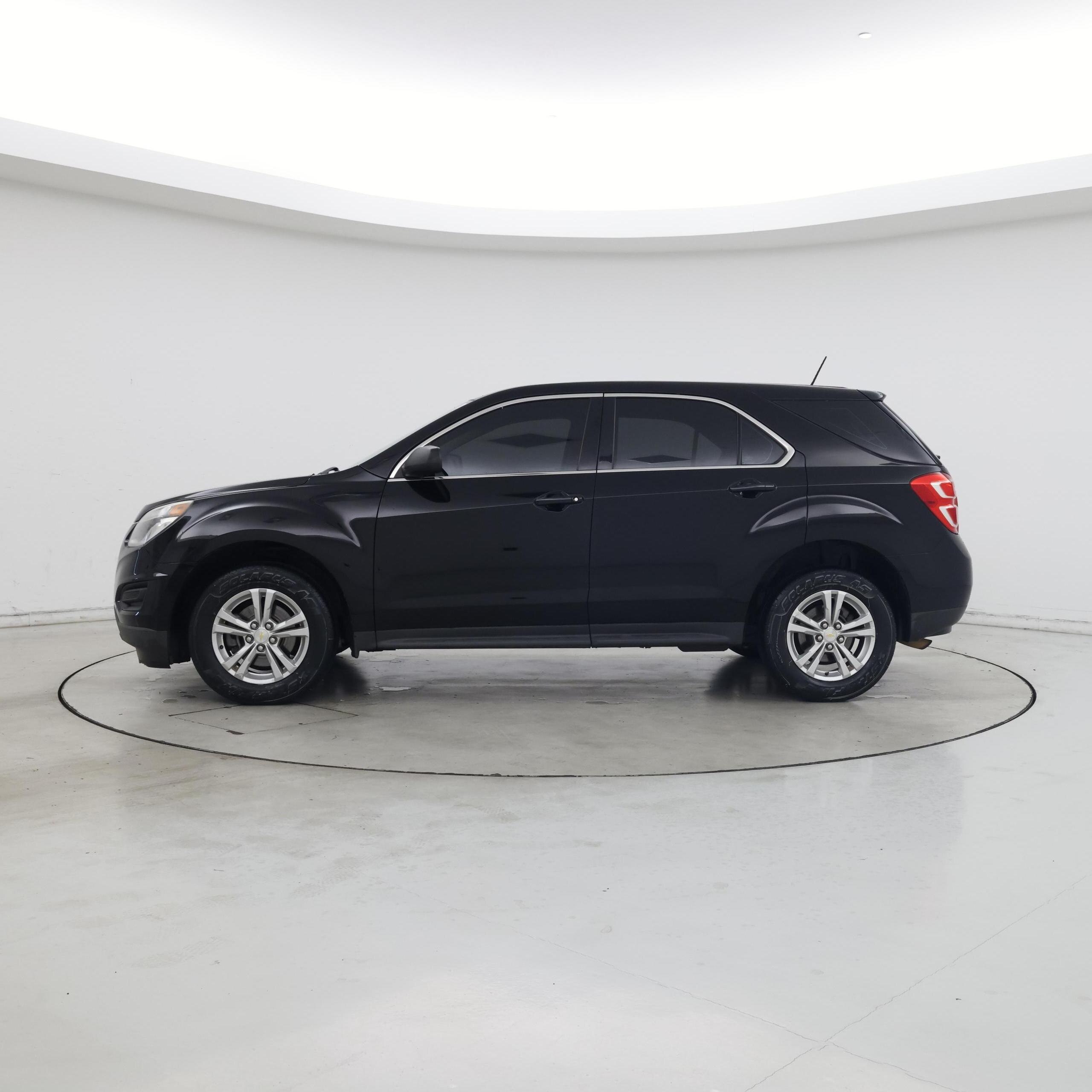 Thumbnail: 2017 Chevrolet Equinox - 3