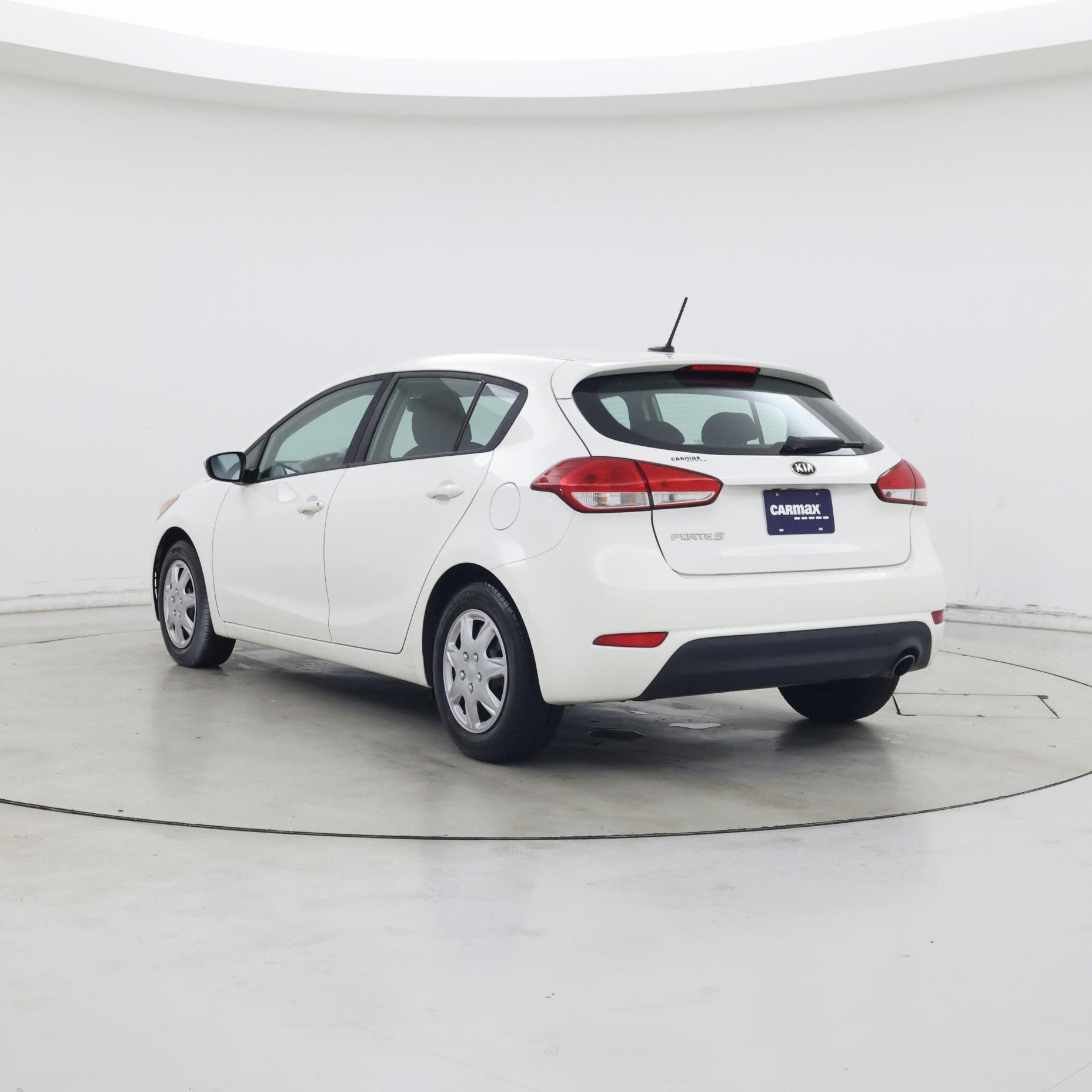 Thumbnail: 2017 Kia Forte - 2