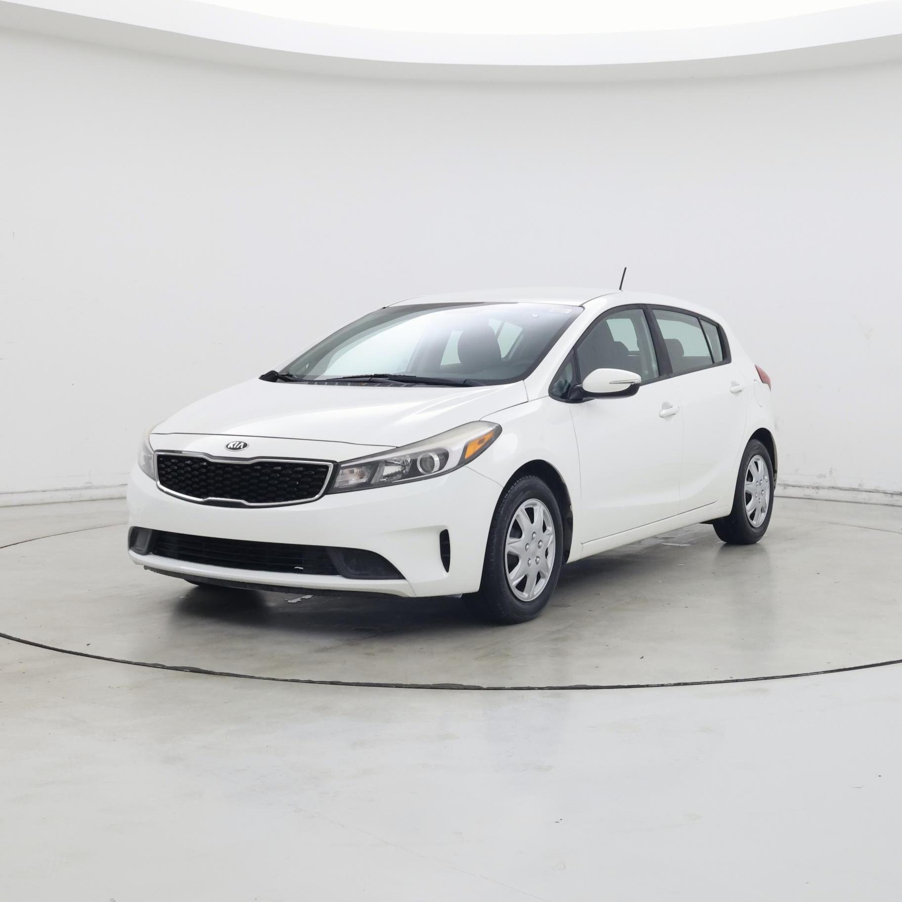 Thumbnail: 2017 Kia Forte - 4