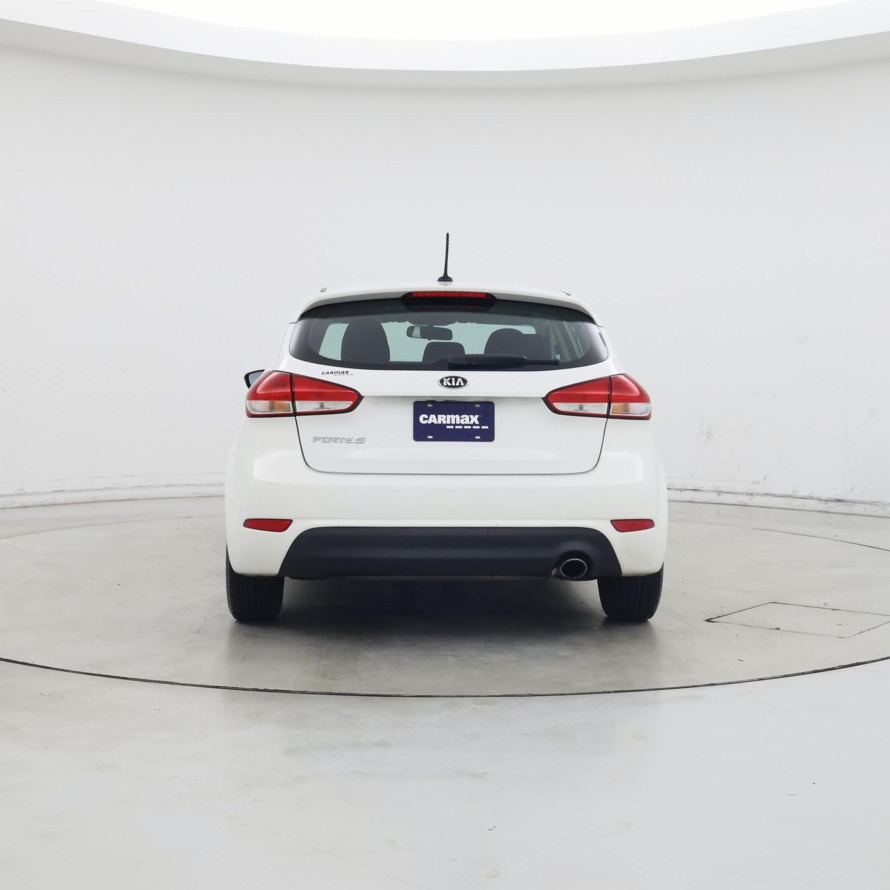 Thumbnail: 2017 Kia Forte - 6