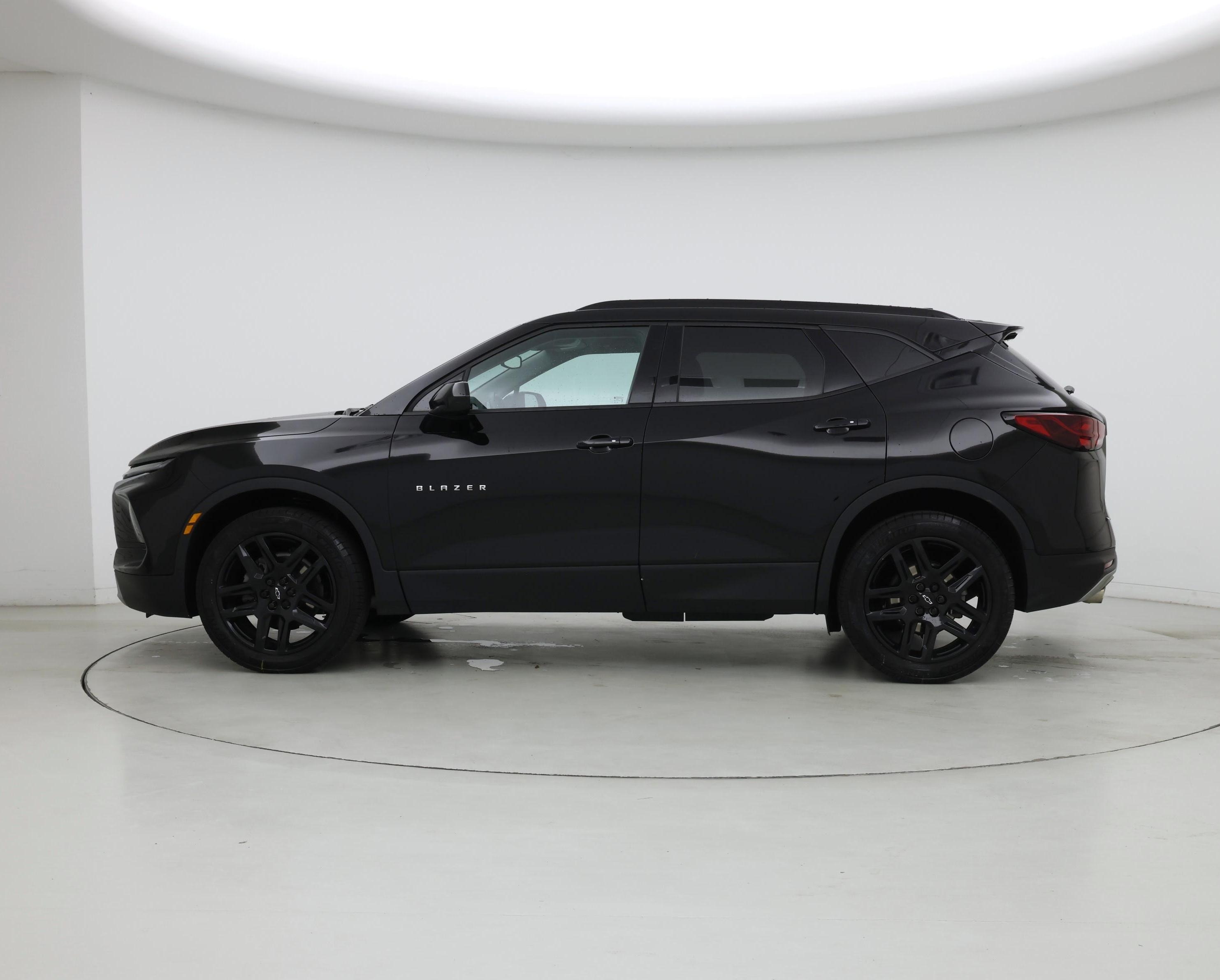 Thumbnail: 2023 Chevrolet Blazer - 3