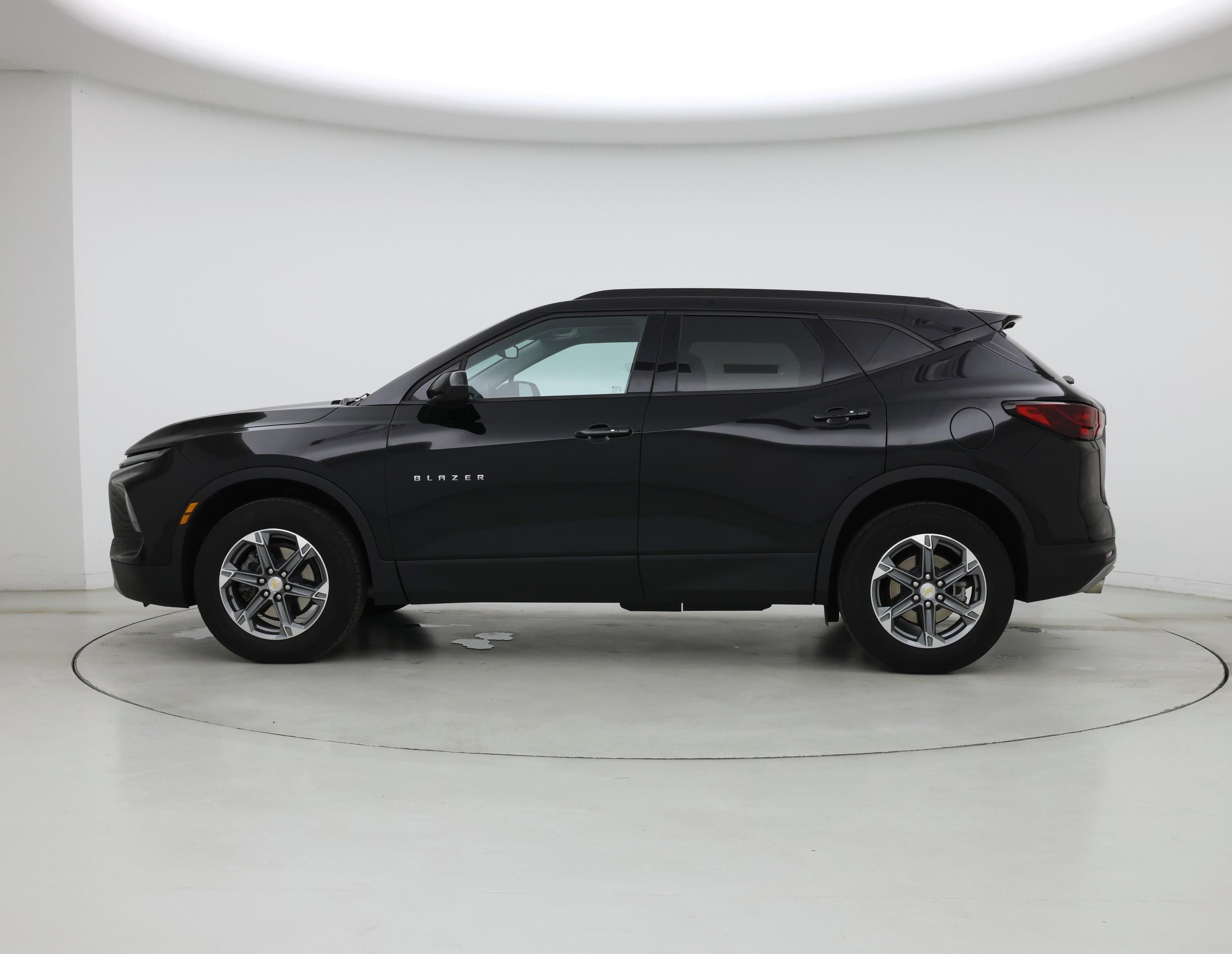 Thumbnail: 2023 Chevrolet Blazer - 3