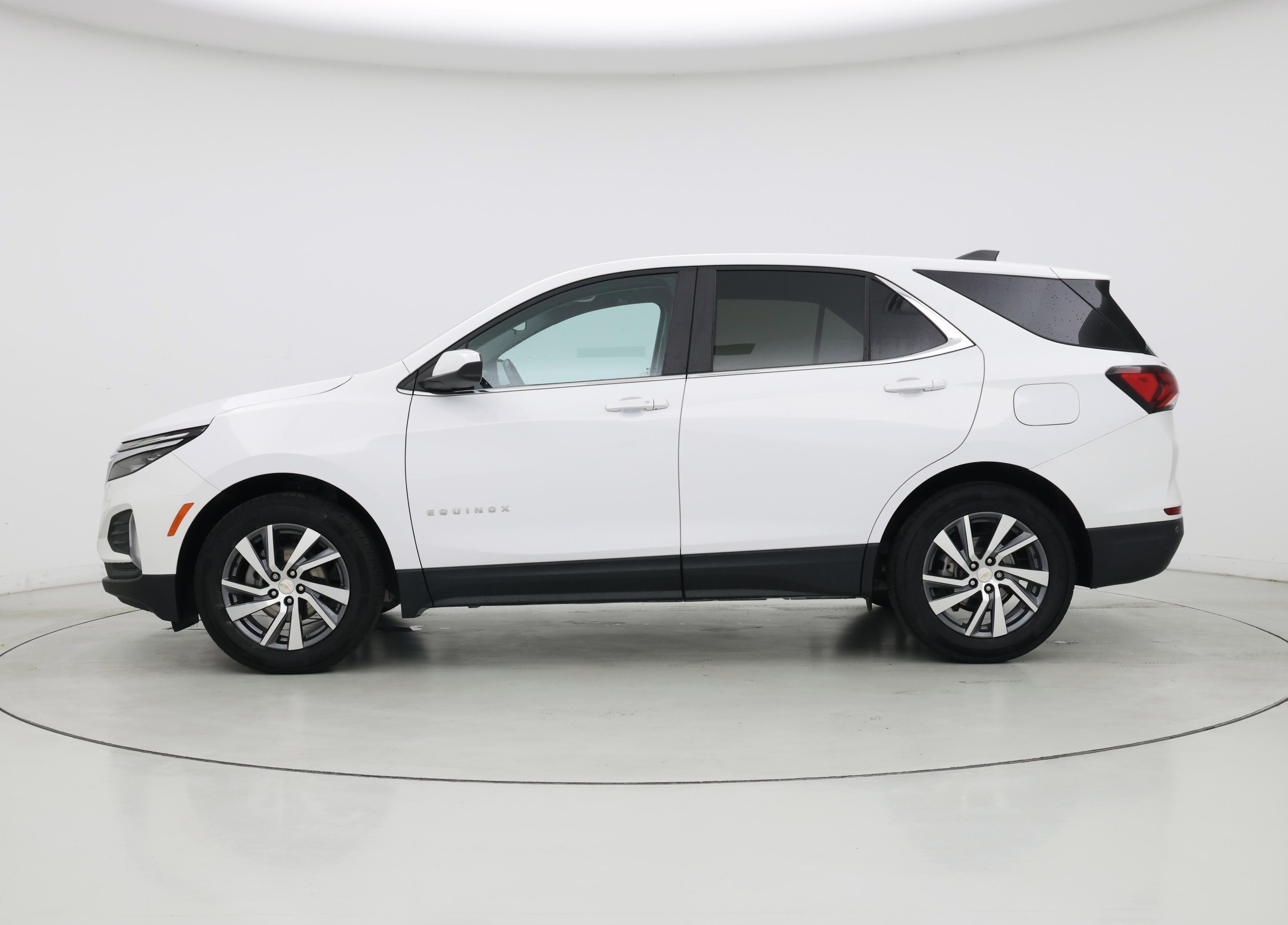Thumbnail: 2022 Chevrolet Equinox - 3