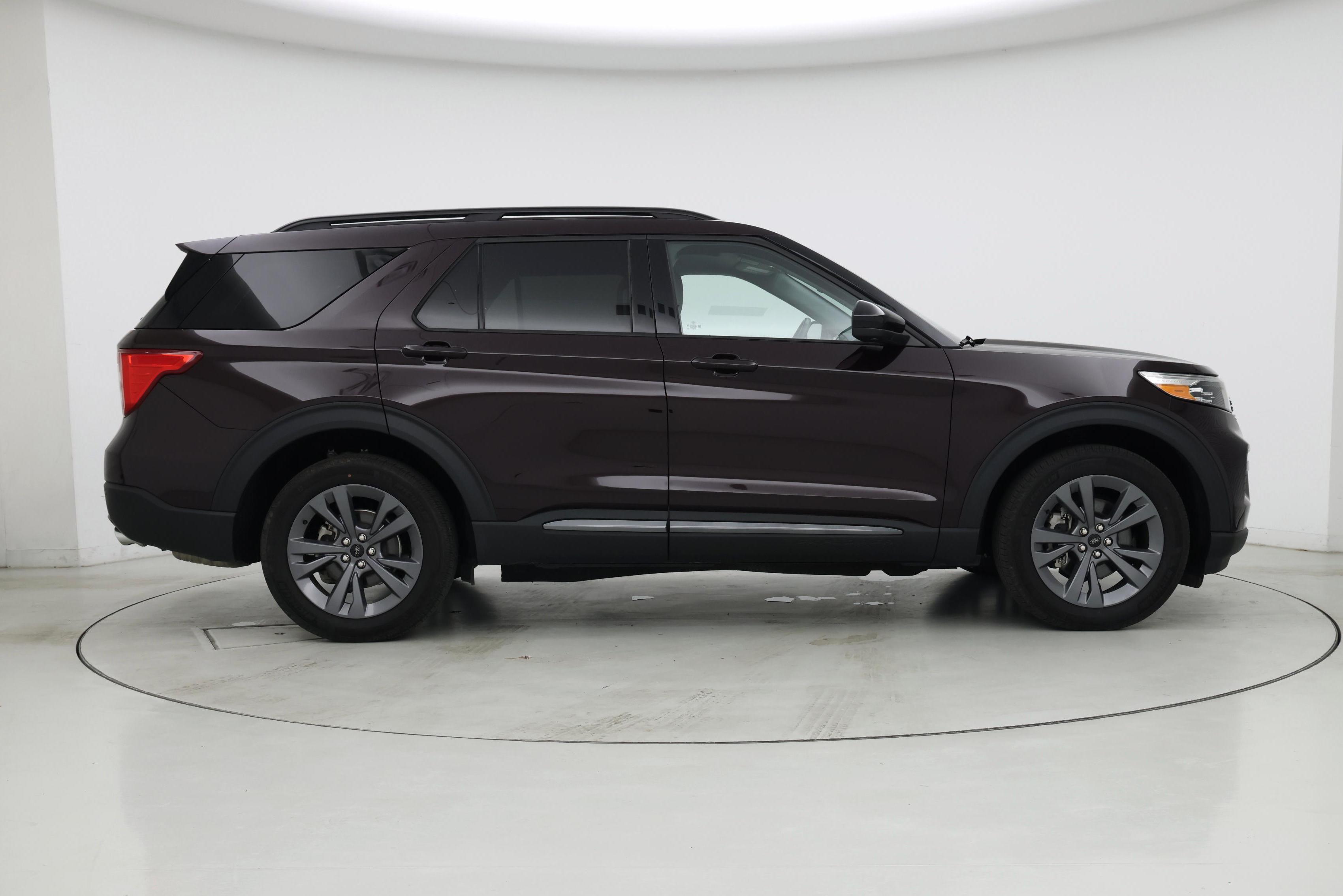 Thumbnail: 2022 Ford Explorer - 7