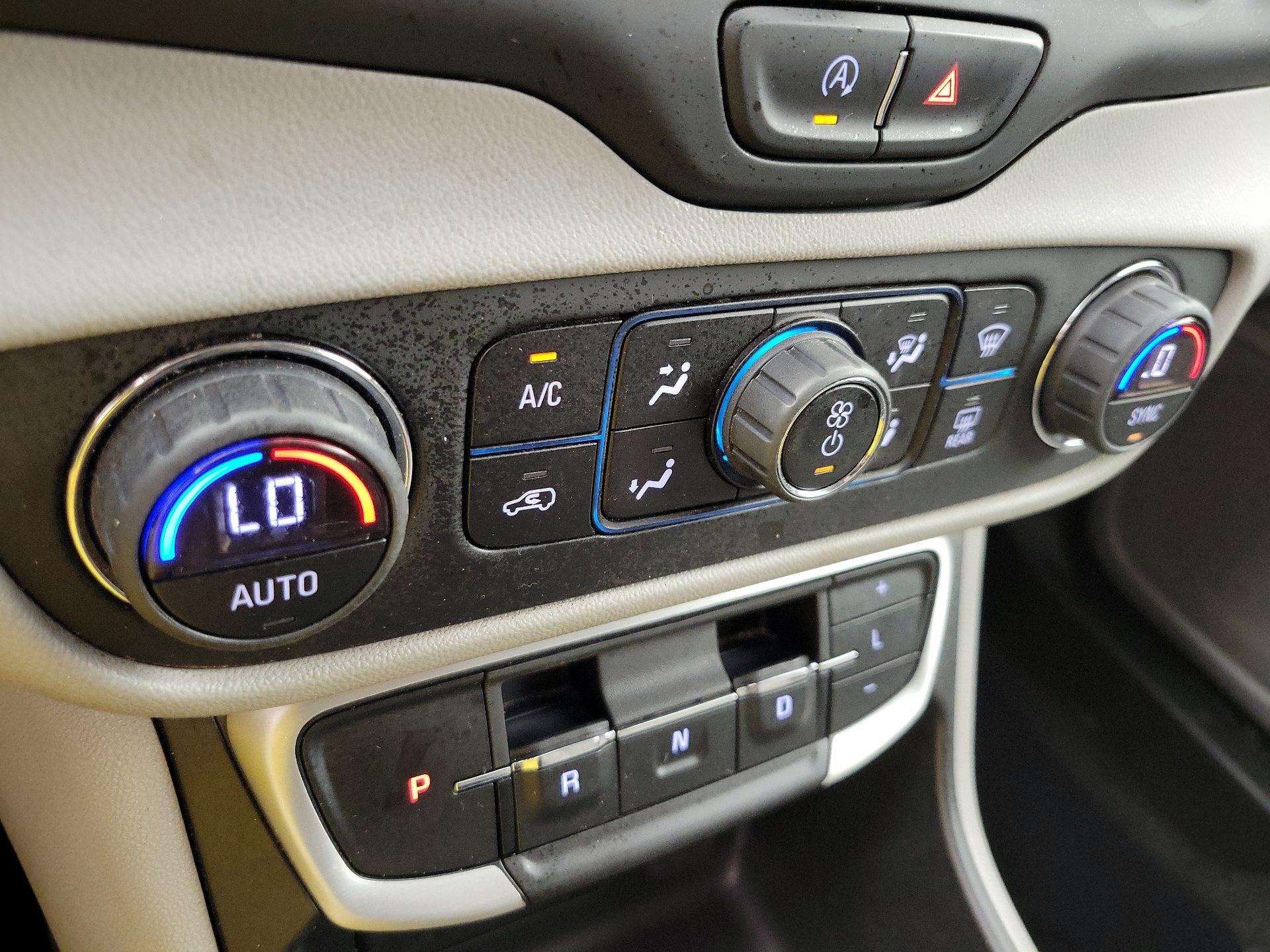 Thumbnail: 2022 GMC Terrain - 16