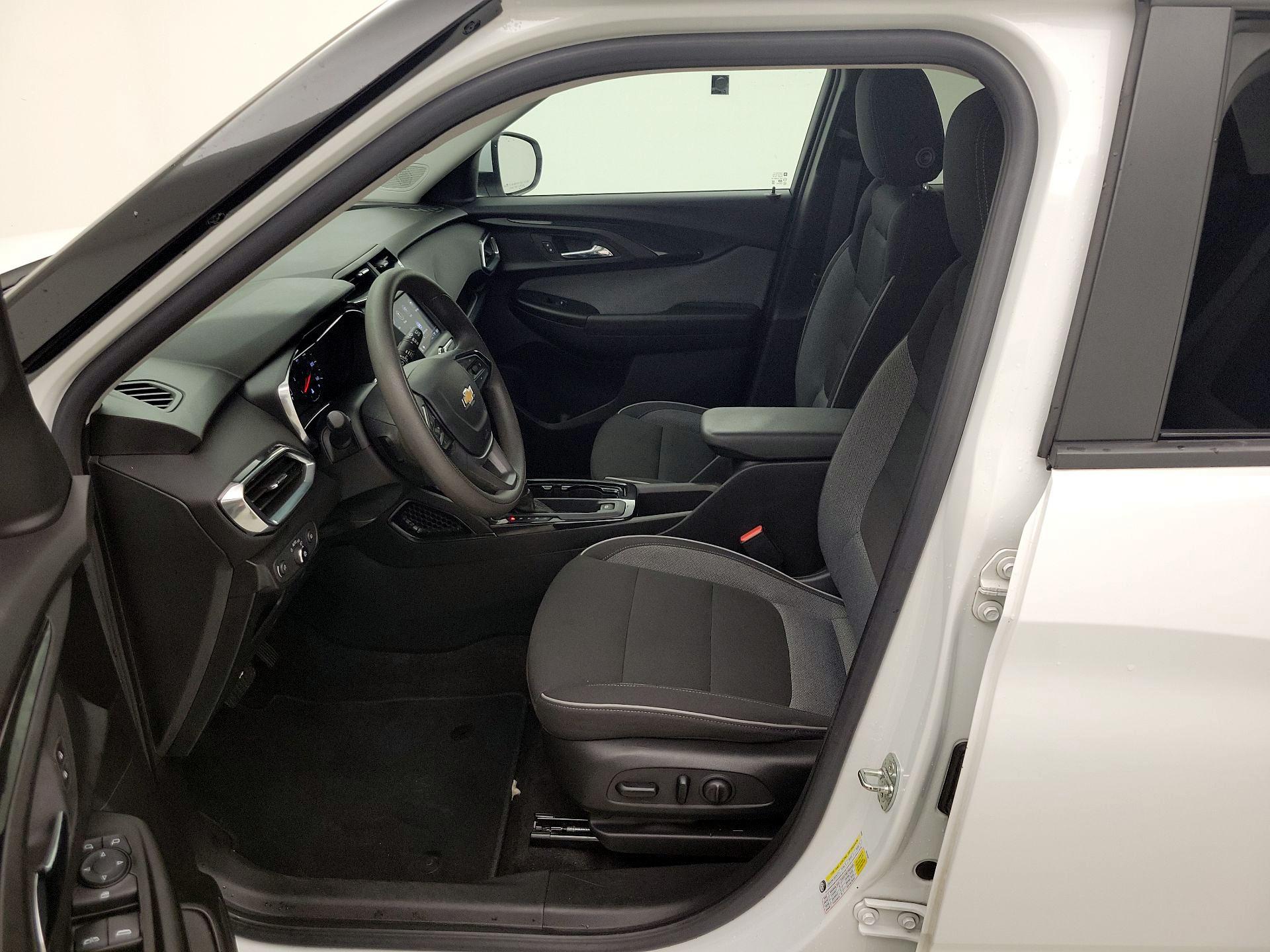 Thumbnail: 2023 Chevrolet TrailBlazer - 11