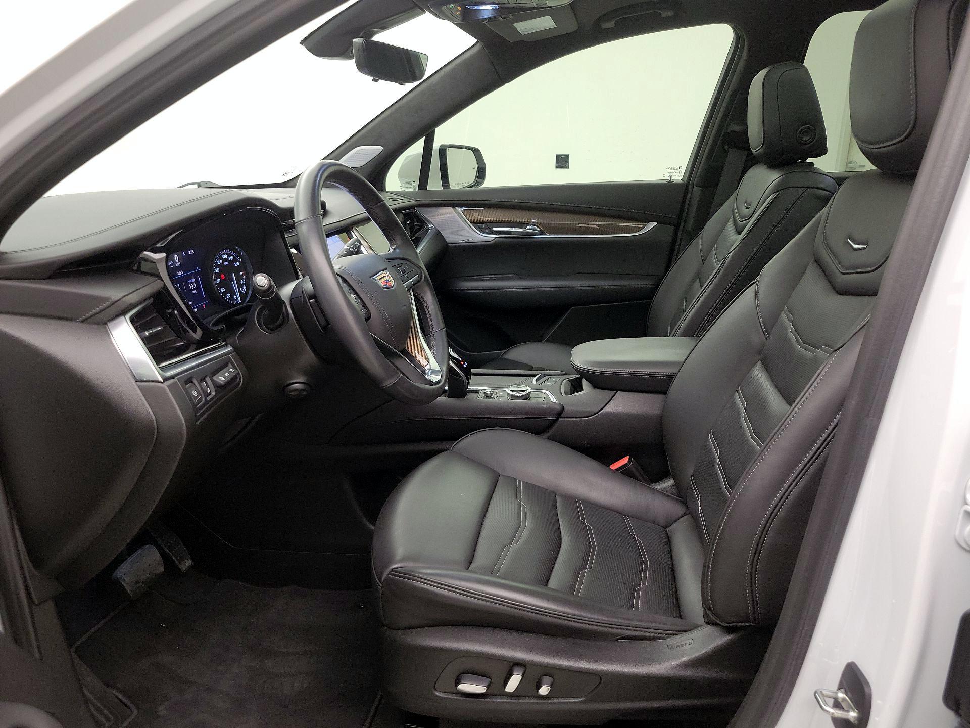 Thumbnail: 2023 Cadillac XT6 - 11