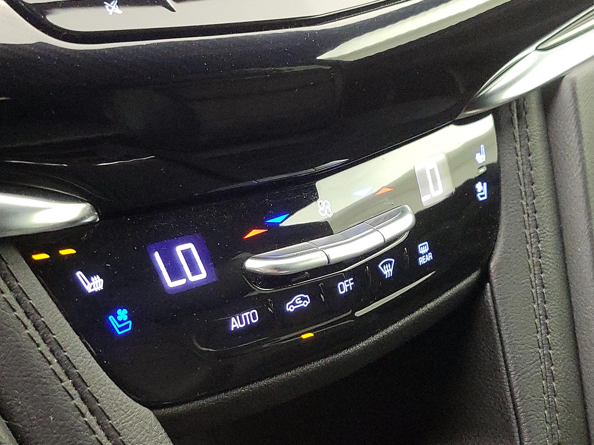 Thumbnail: 2023 Cadillac XT6 - 17