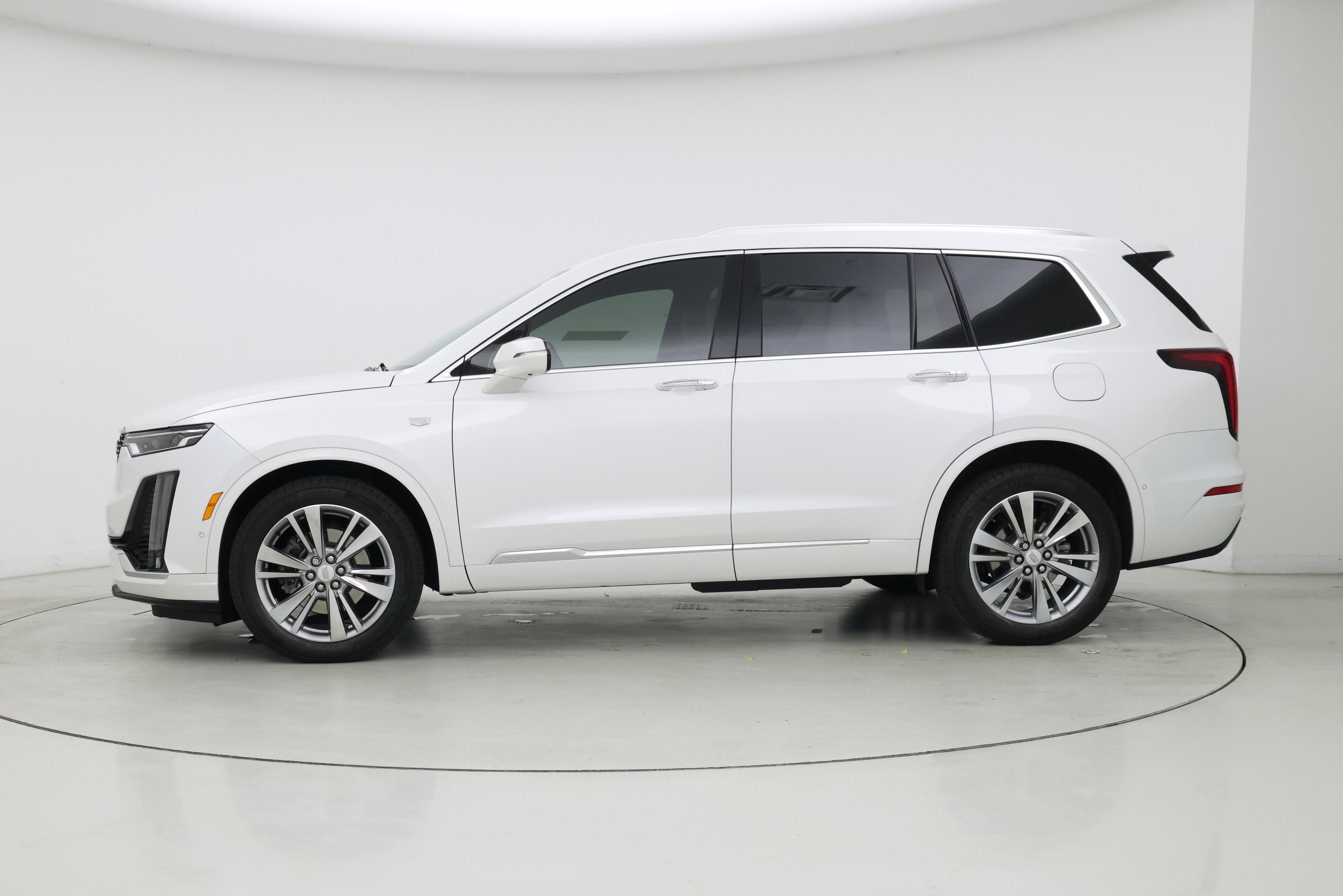 Thumbnail: 2023 Cadillac XT6 - 3