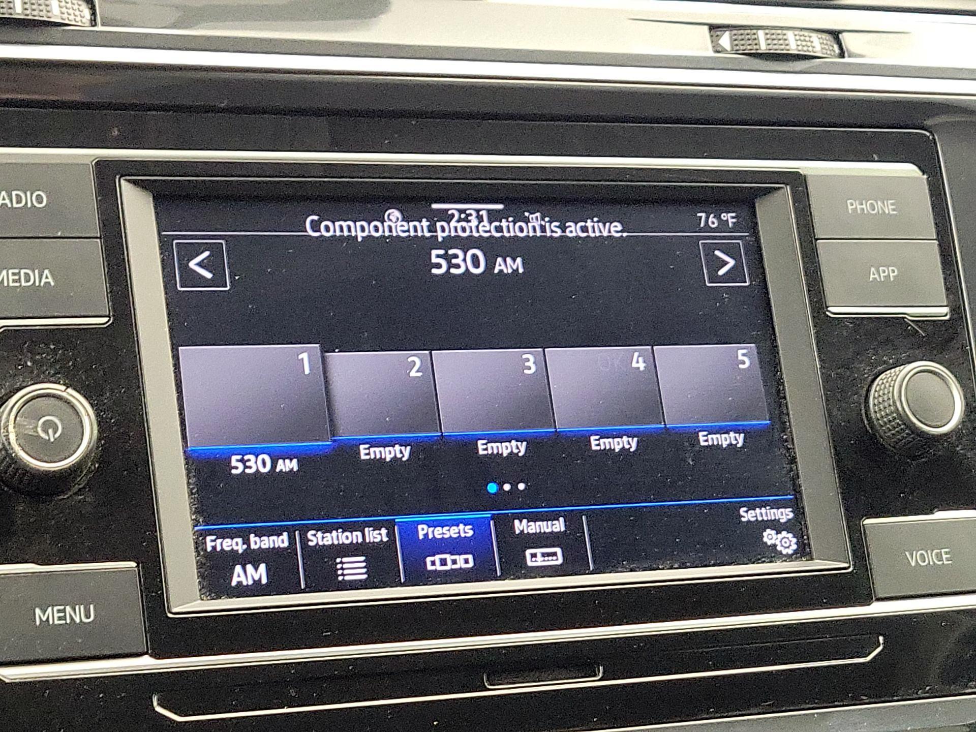 Thumbnail: 2020 Volkswagen Tiguan - 15