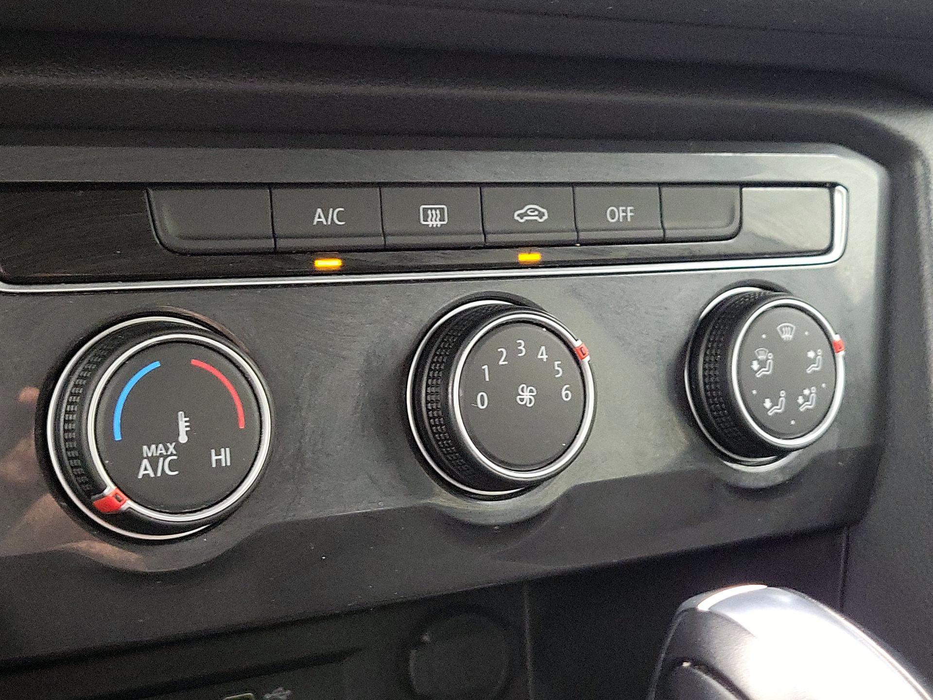 Thumbnail: 2020 Volkswagen Tiguan - 16