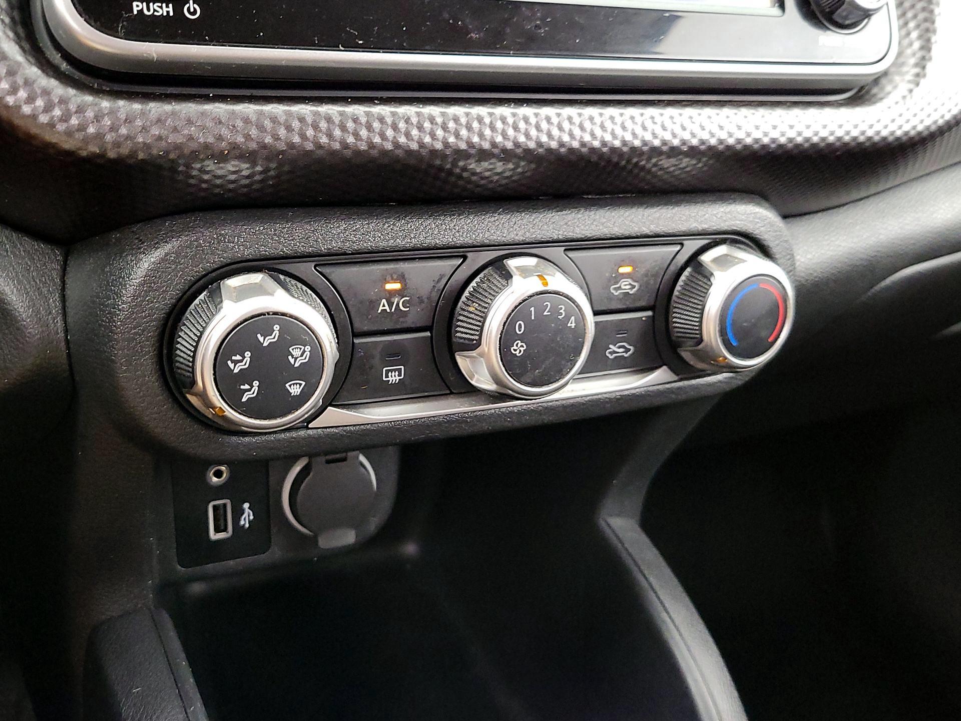 Thumbnail: 2020 Nissan Kicks - 16