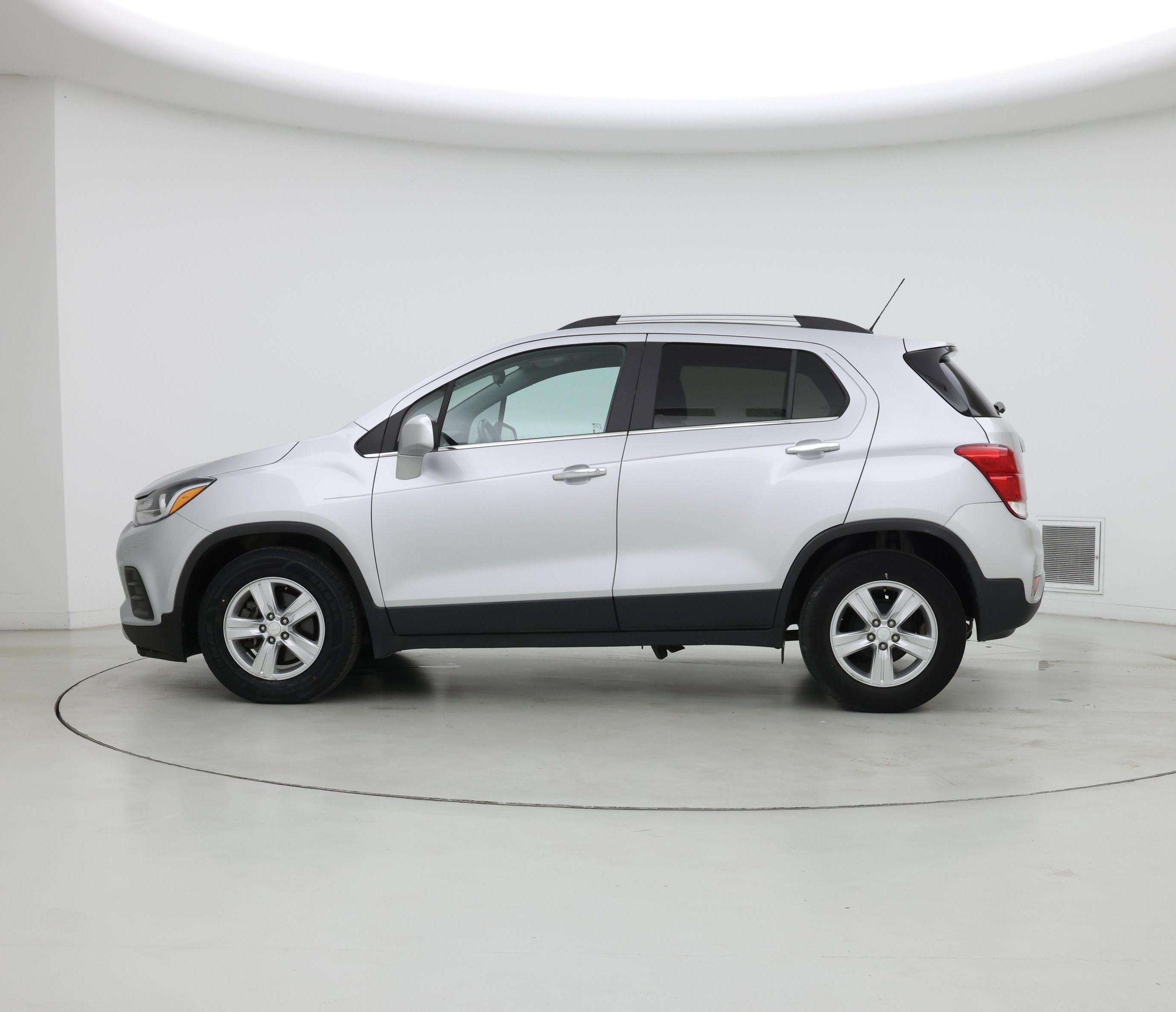 Thumbnail: 2020 Chevrolet Trax - 3