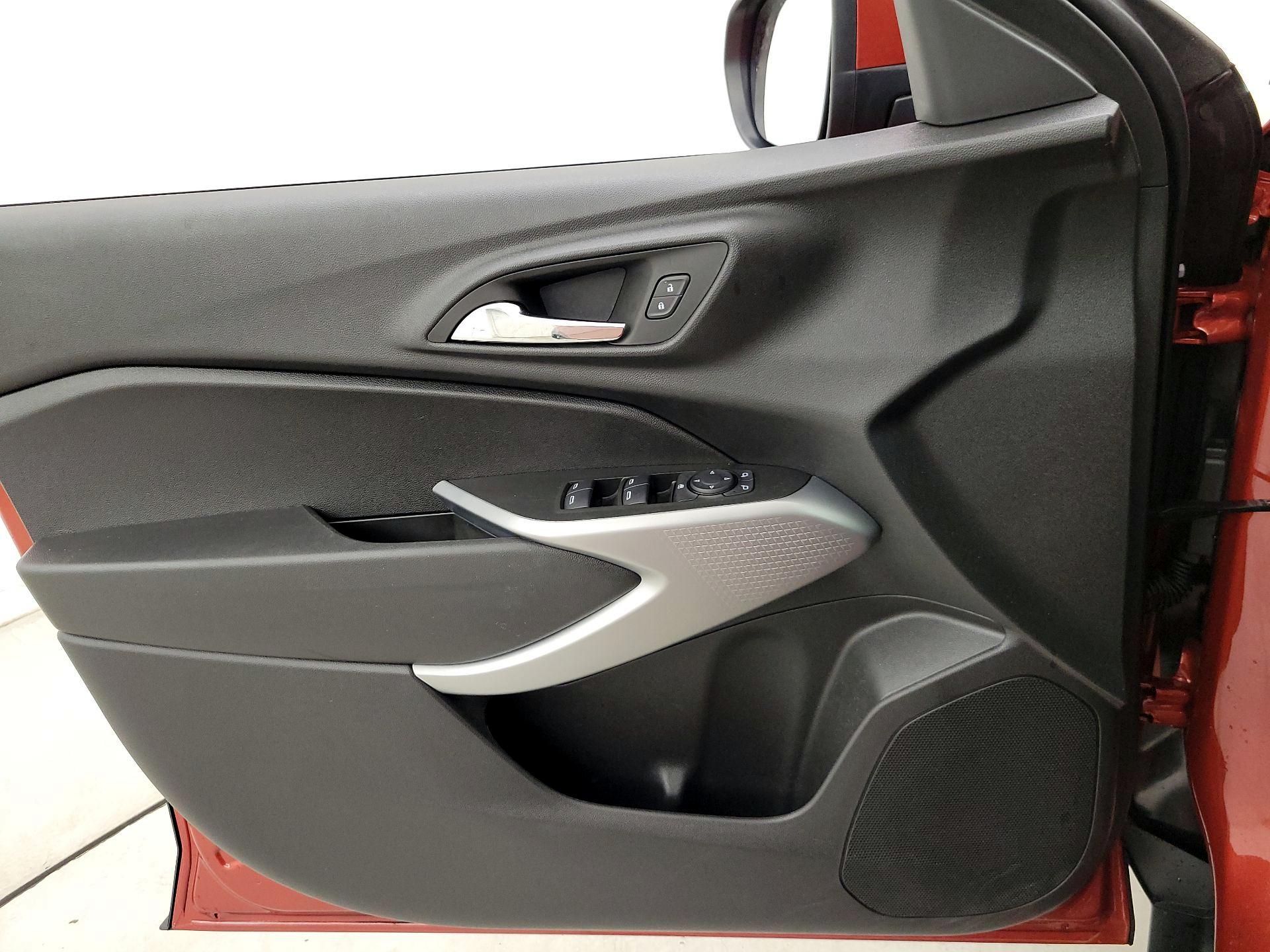 Thumbnail: 2024 Chevrolet Trax - 12