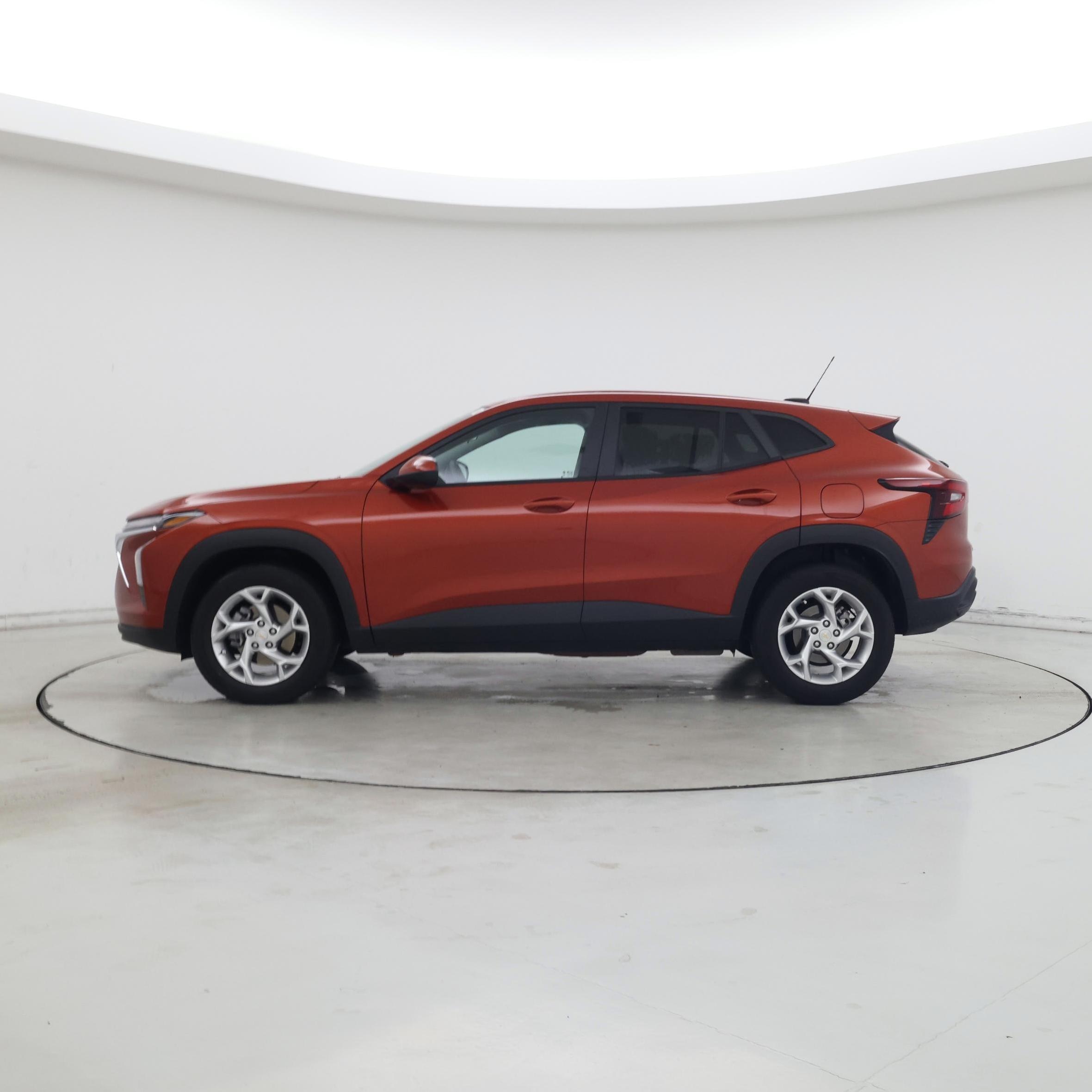 Thumbnail: 2024 Chevrolet Trax - 3