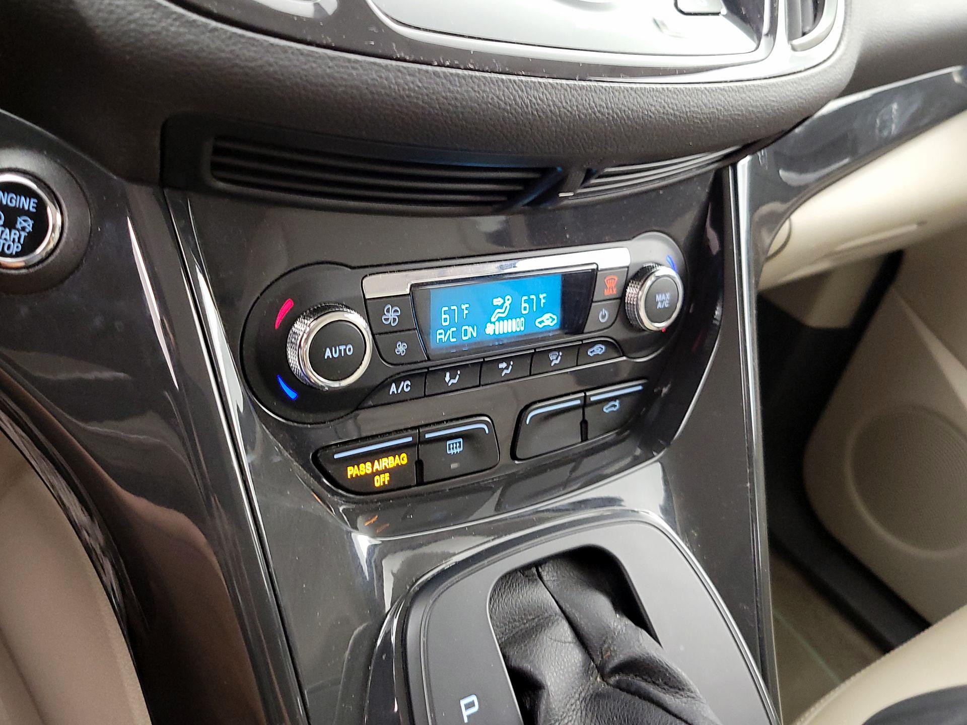Thumbnail: 2015 Ford Escape - 17