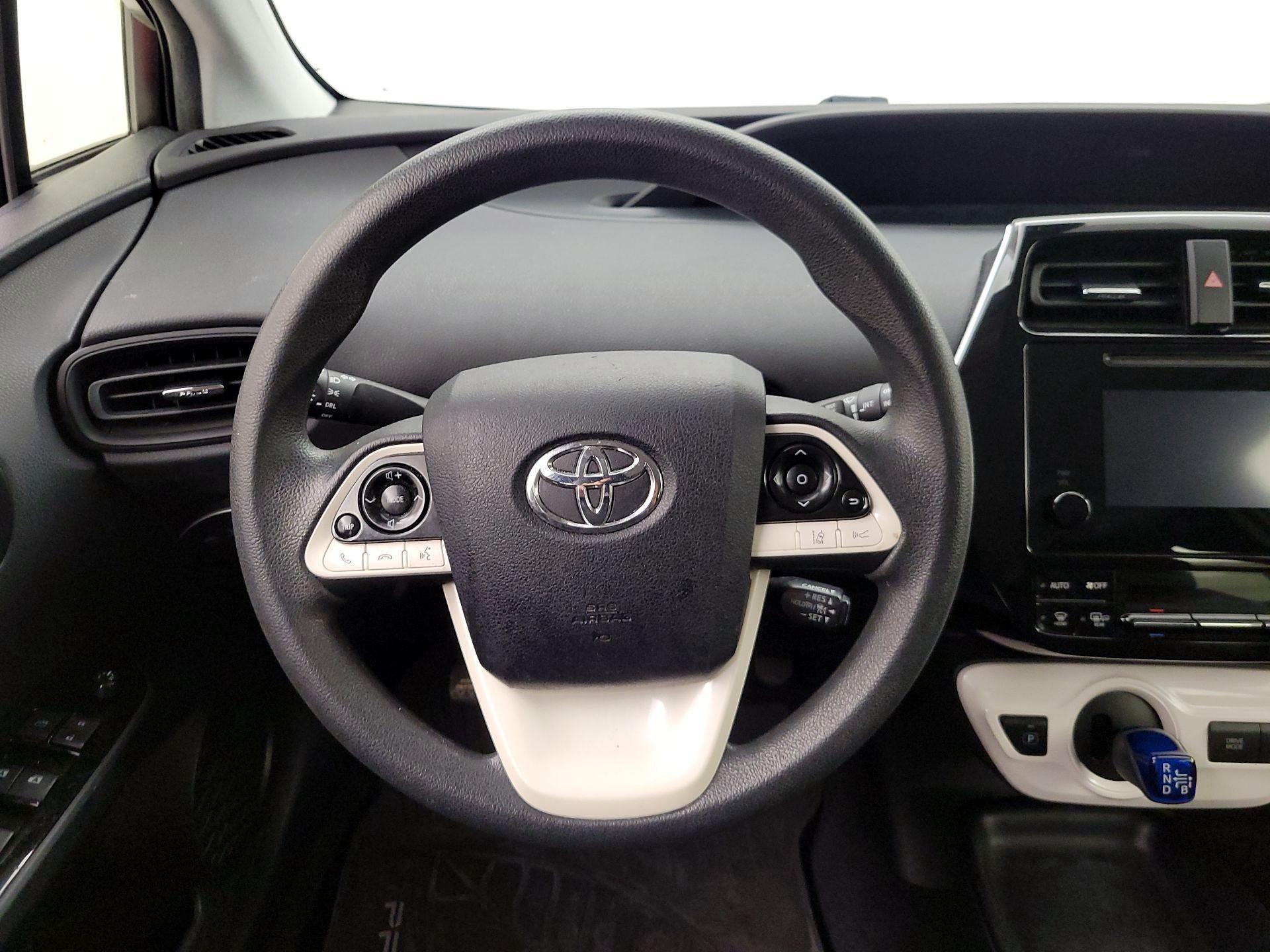 Thumbnail: 2017 Toyota Prius - 10