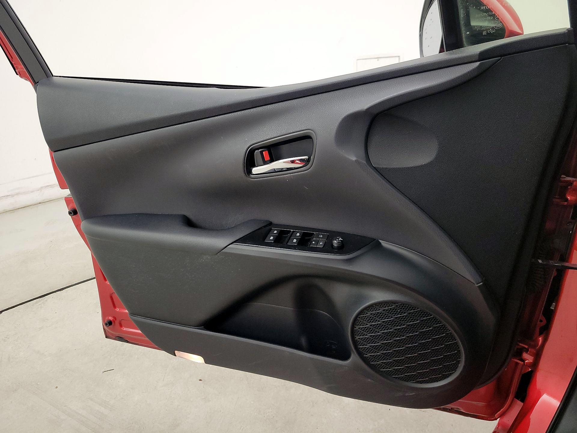 Thumbnail: 2017 Toyota Prius - 12