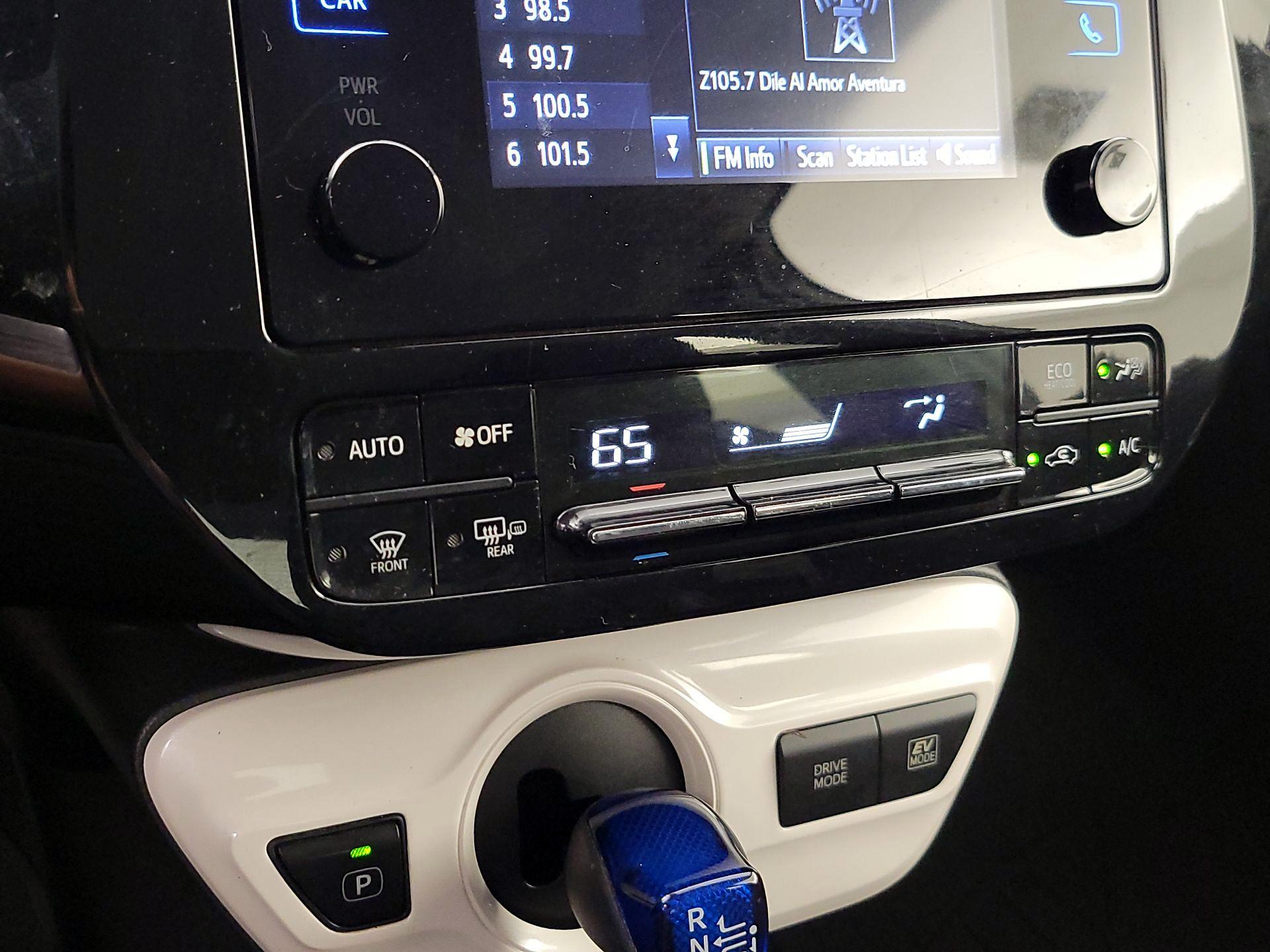 Thumbnail: 2017 Toyota Prius - 16