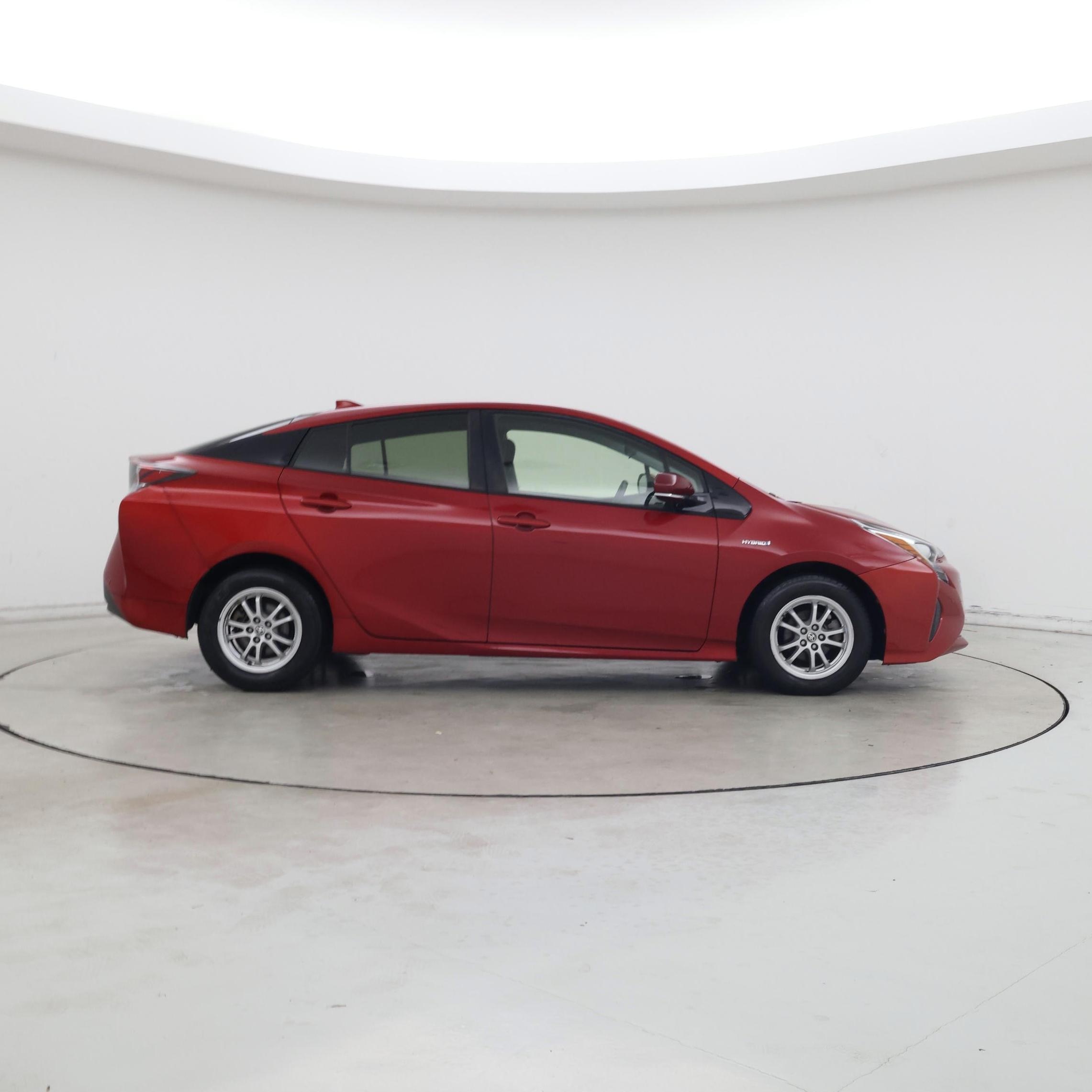 Thumbnail: 2017 Toyota Prius - 7