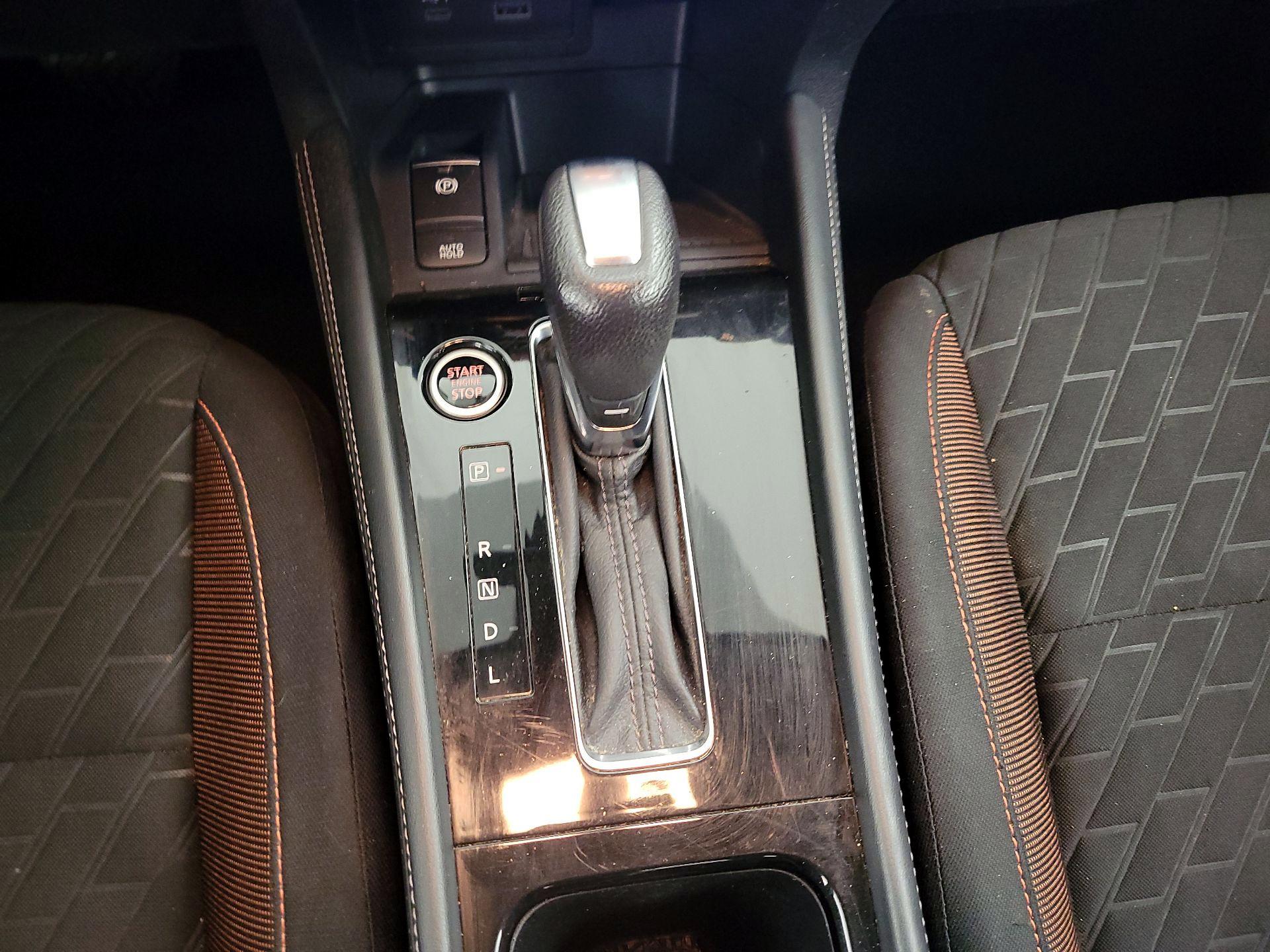 Thumbnail: 2021 Nissan Kicks - 17