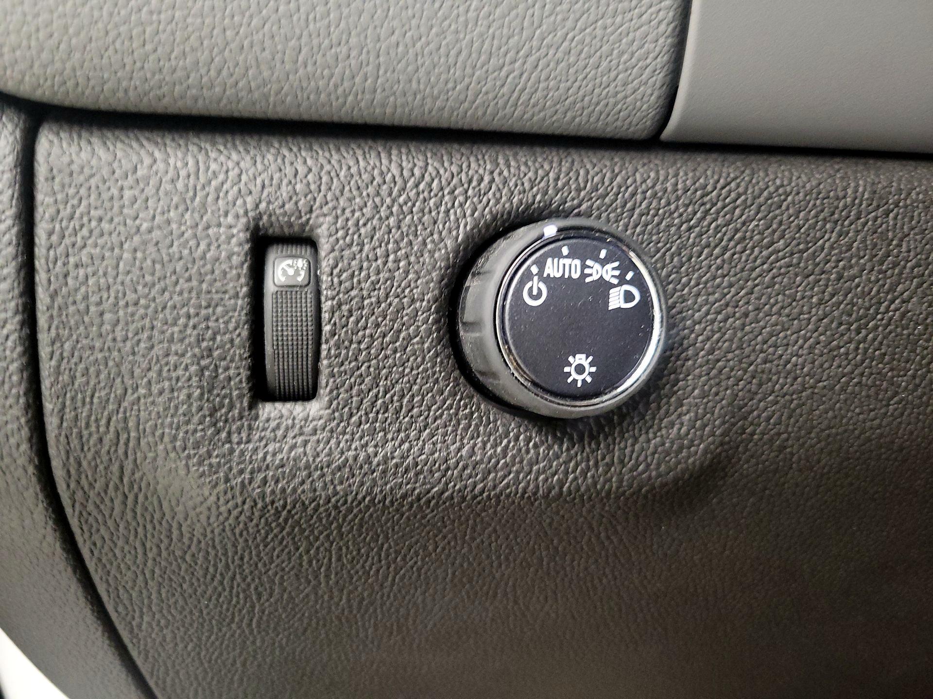 Thumbnail: 2022 Chevrolet Colorado - 13