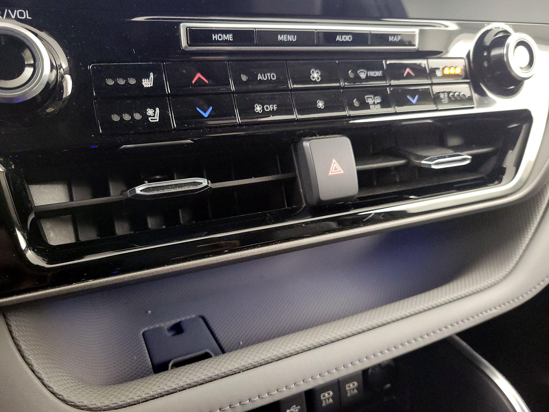 Thumbnail: 2021 Toyota Highlander - 17