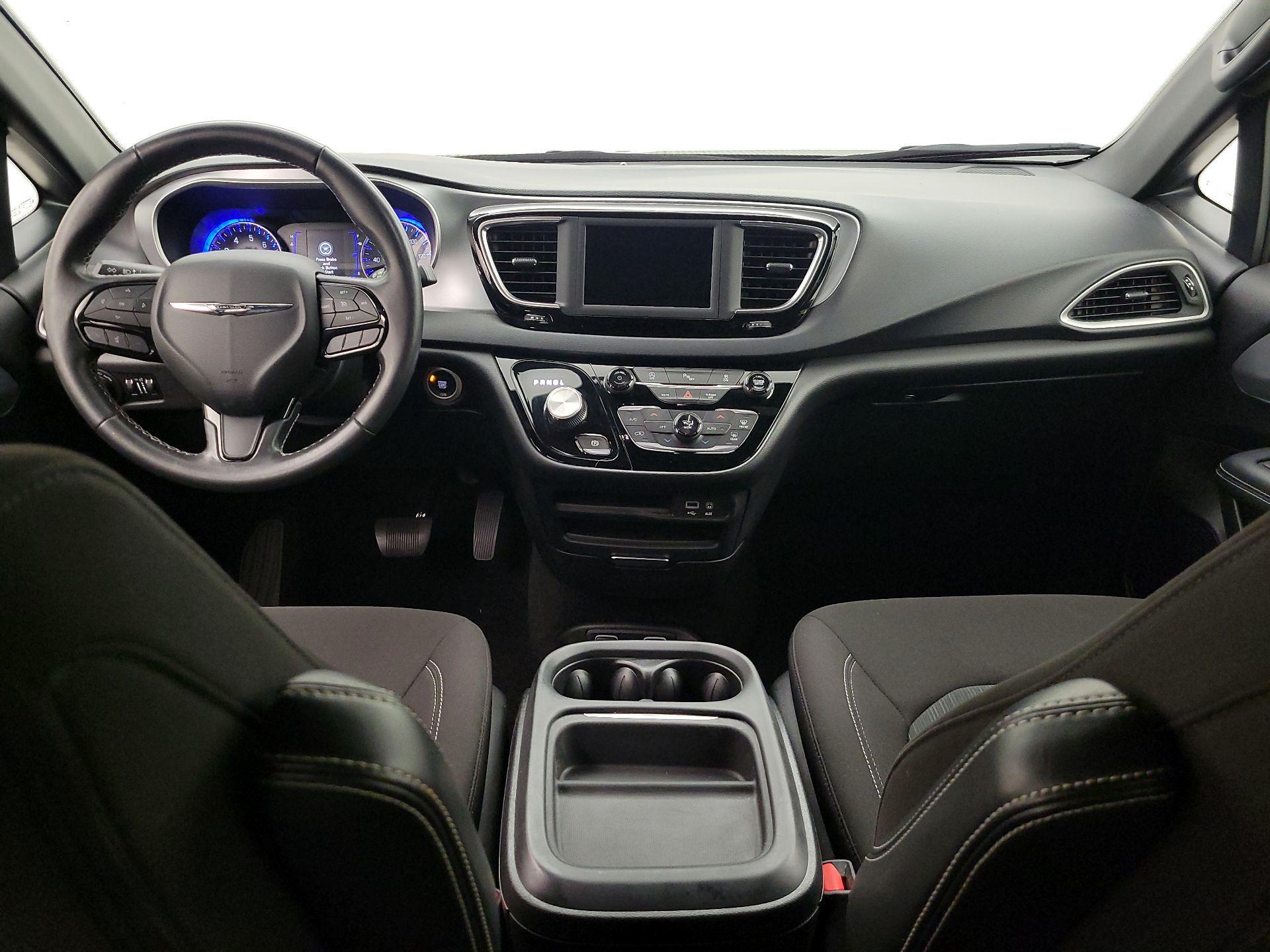 Thumbnail: 2020 Chrysler Pacifica - 9