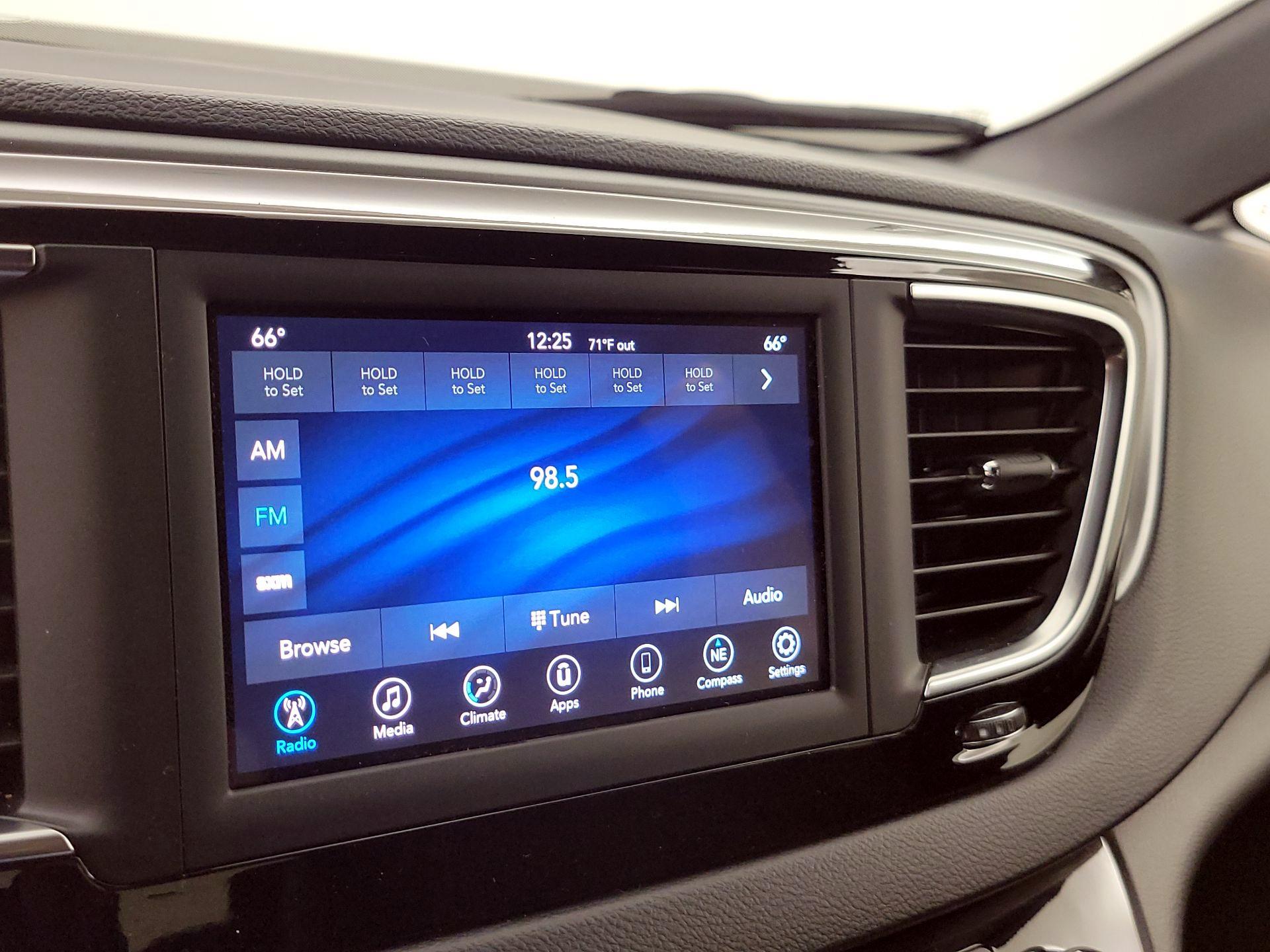 Thumbnail: 2020 Chrysler Pacifica - 15