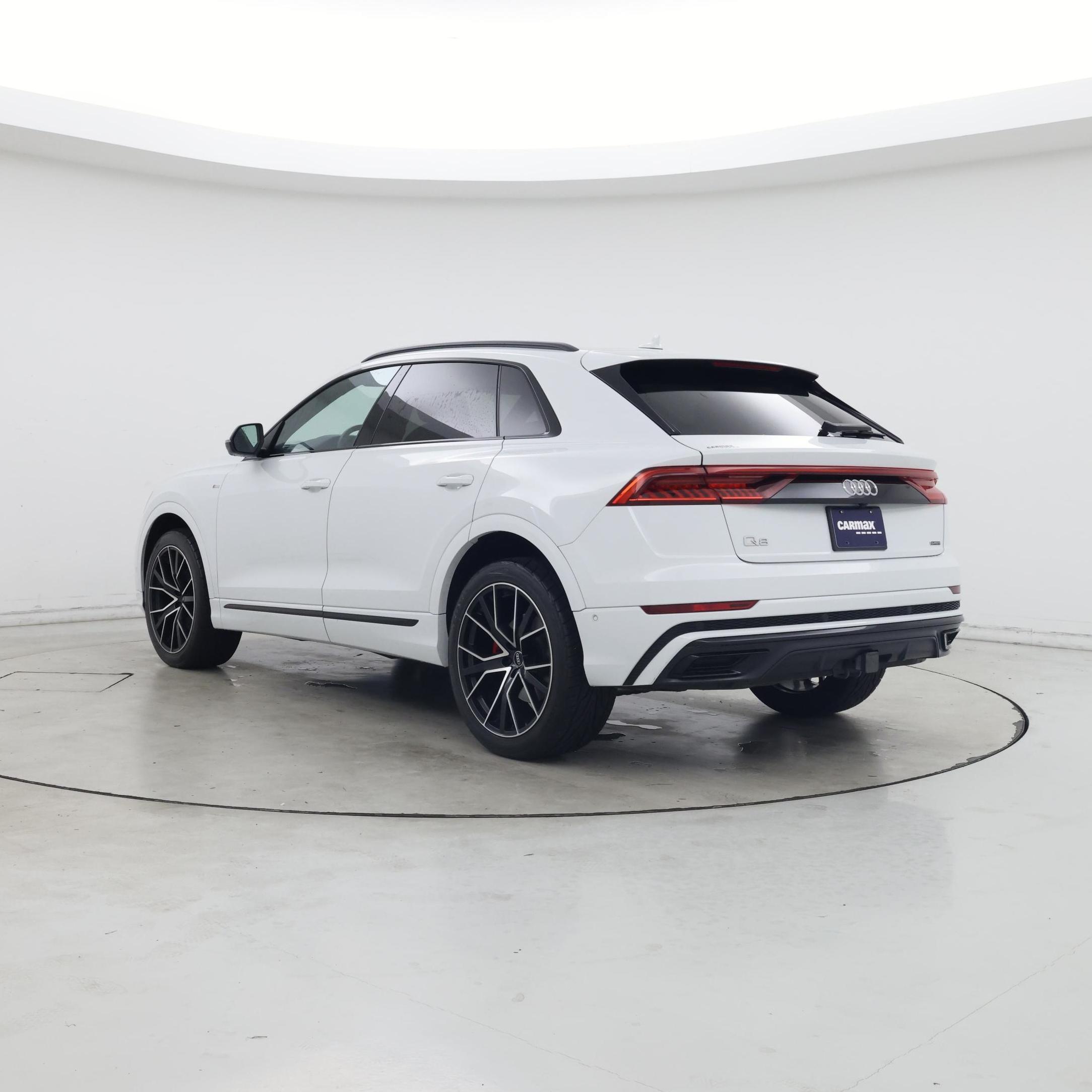 Thumbnail: 2021 Audi Q8 - 2