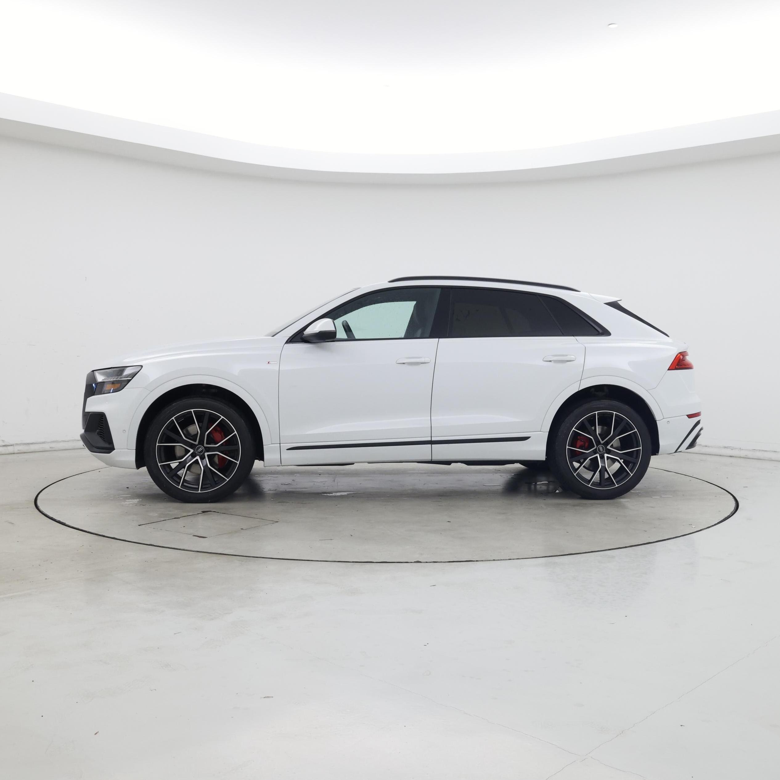 Thumbnail: 2021 Audi Q8 - 3