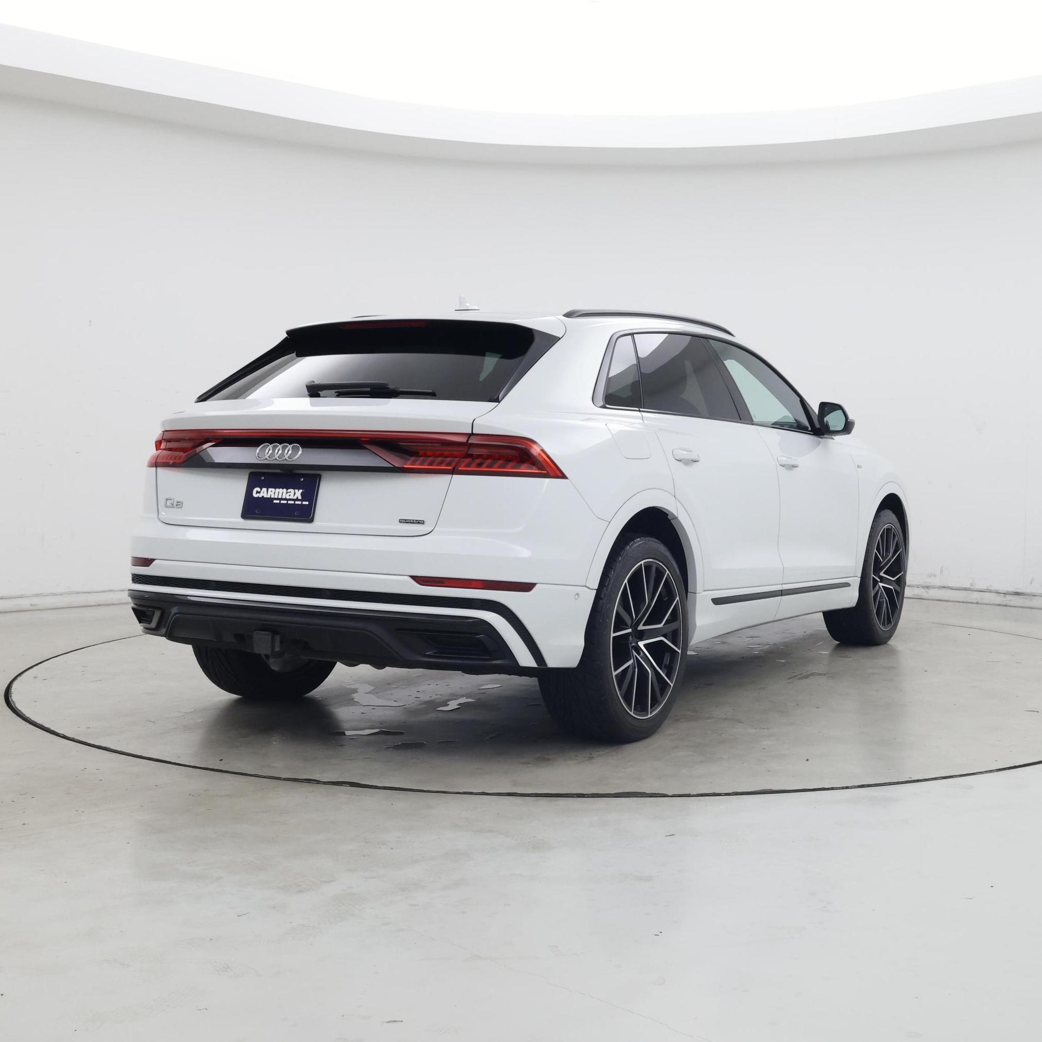Thumbnail: 2021 Audi Q8 - 8